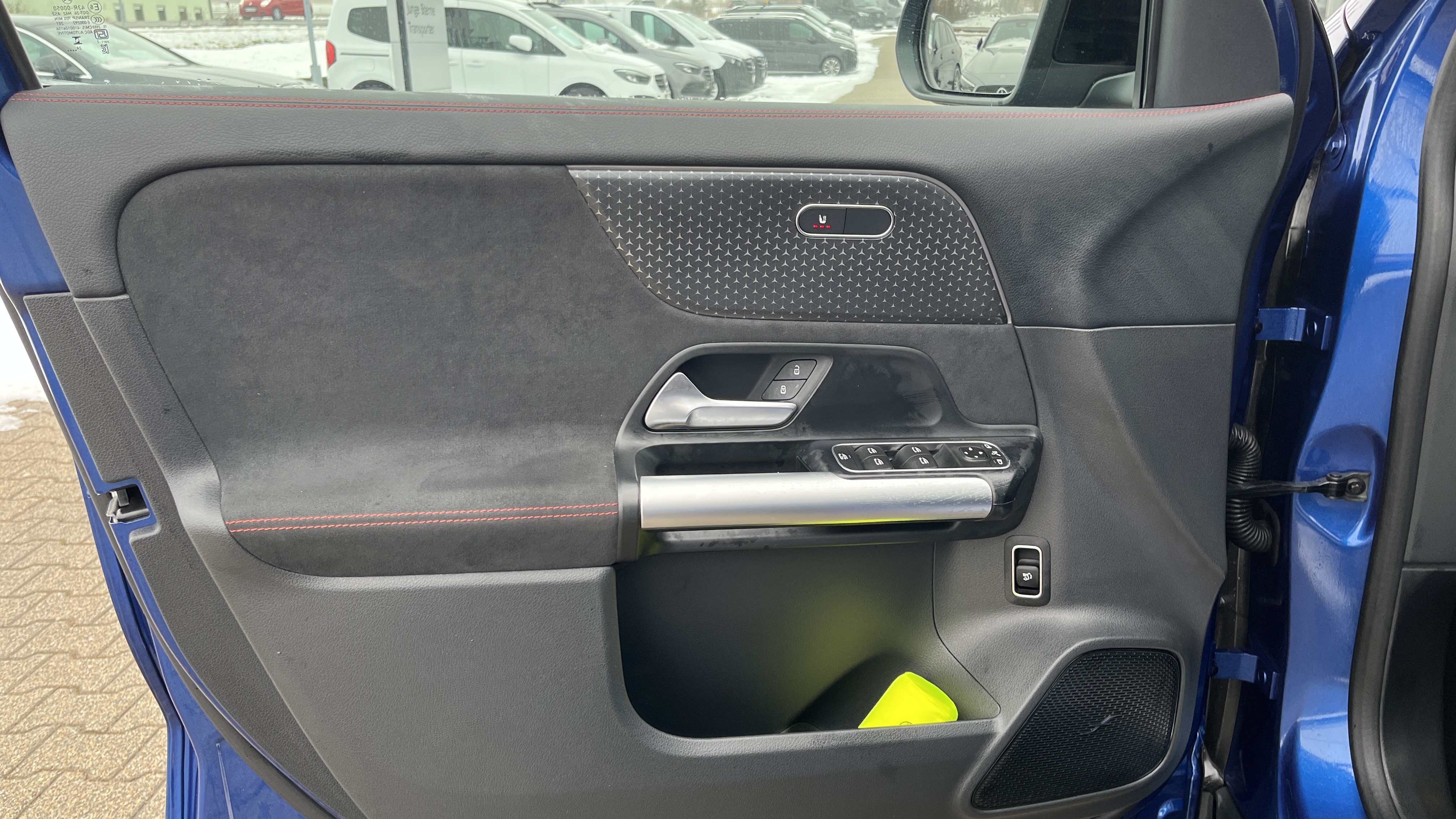 Mercedes-Benz EQA 300 4M