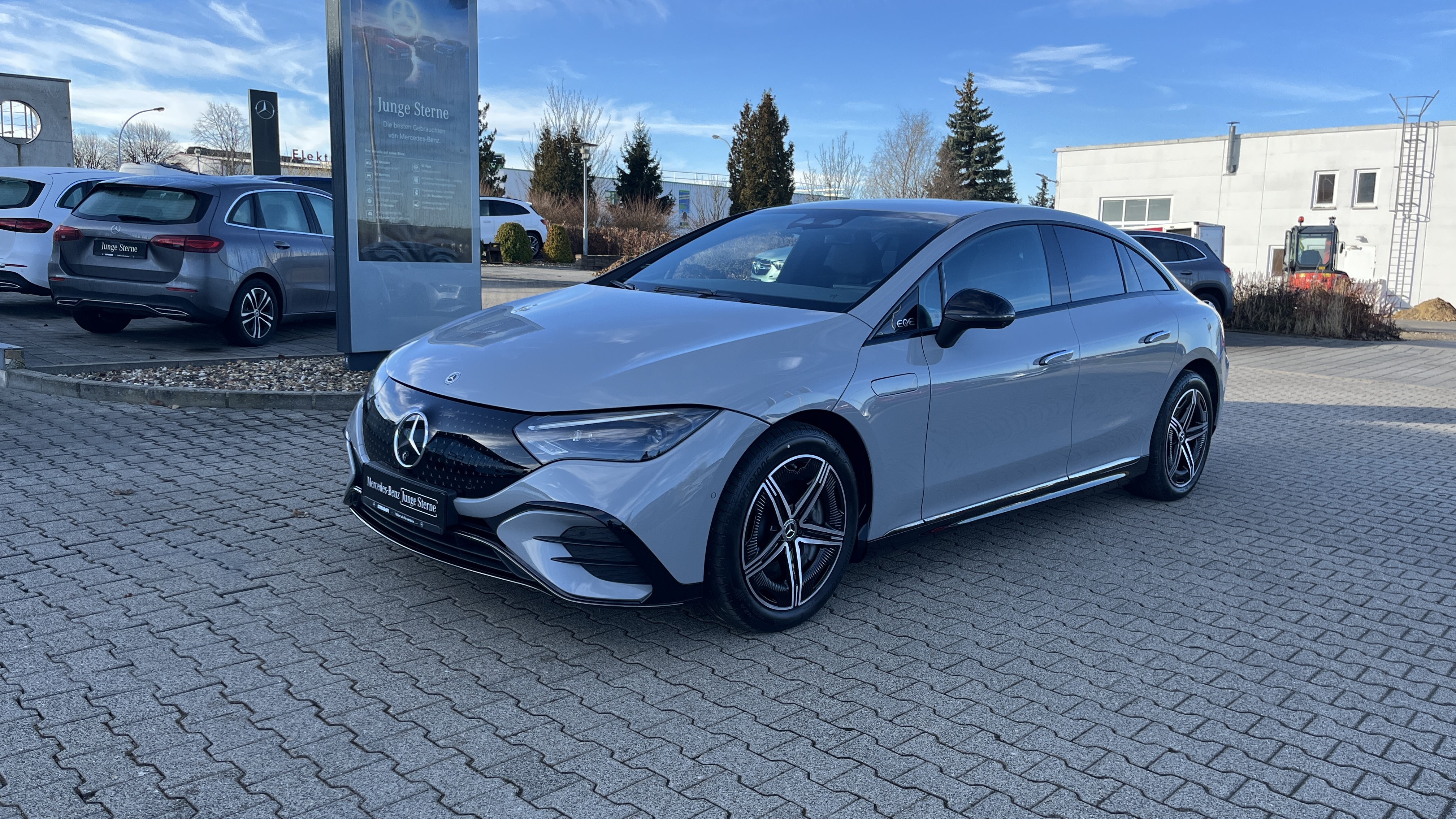 Mercedes-Benz EQE 300 