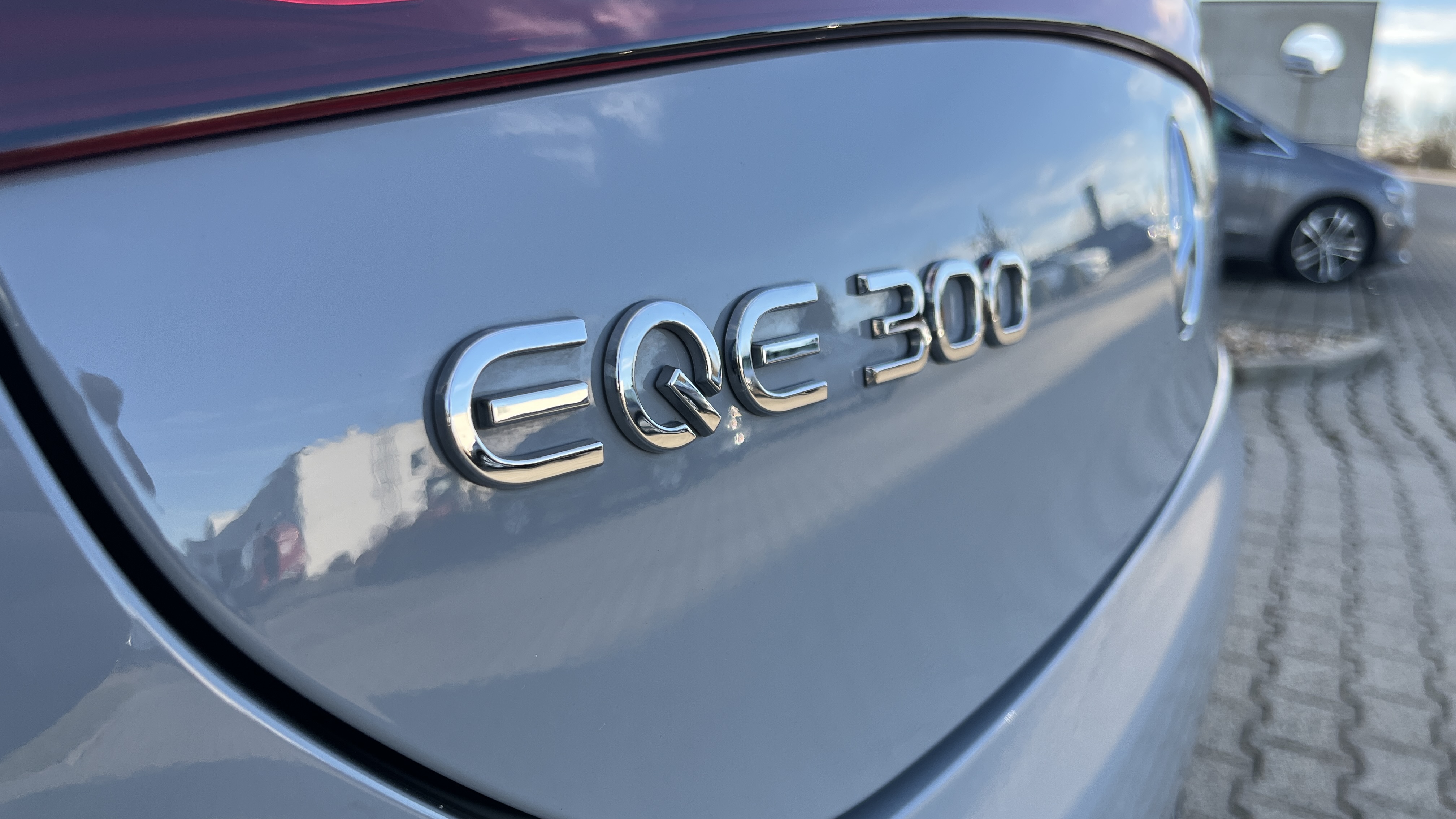 Mercedes-Benz EQE 300 