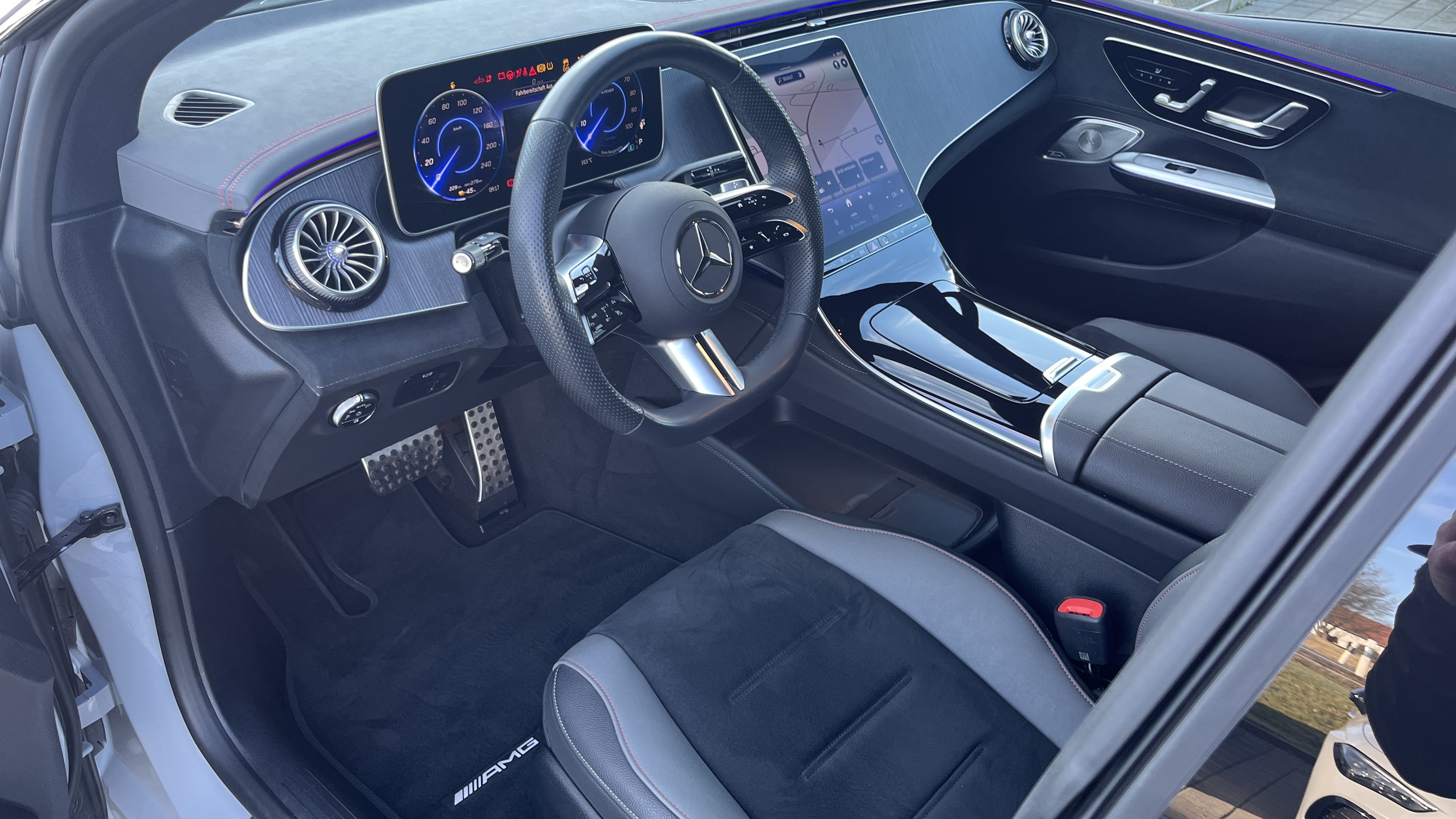 Mercedes-Benz EQE 300 