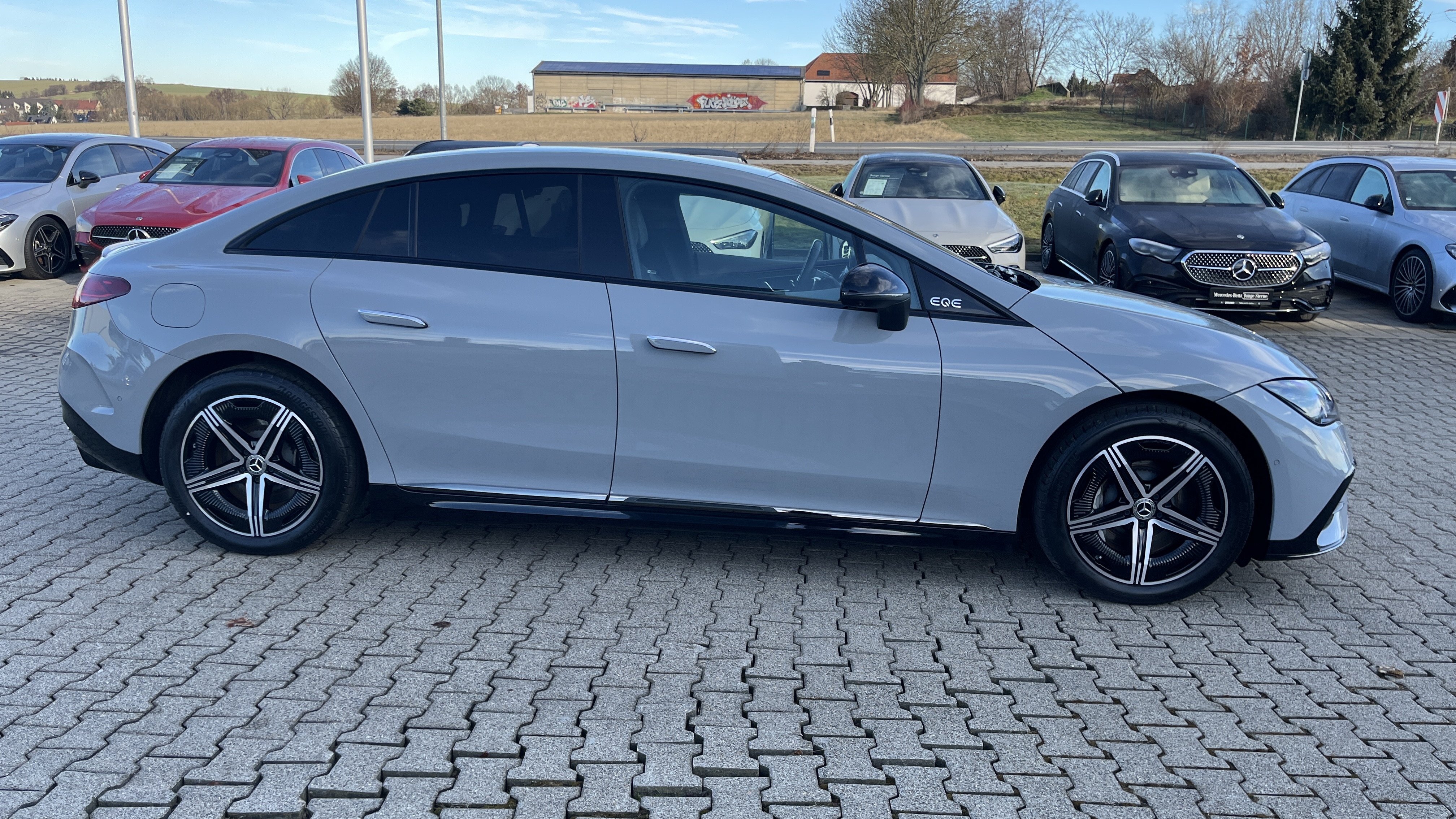 Mercedes-Benz EQE 300 