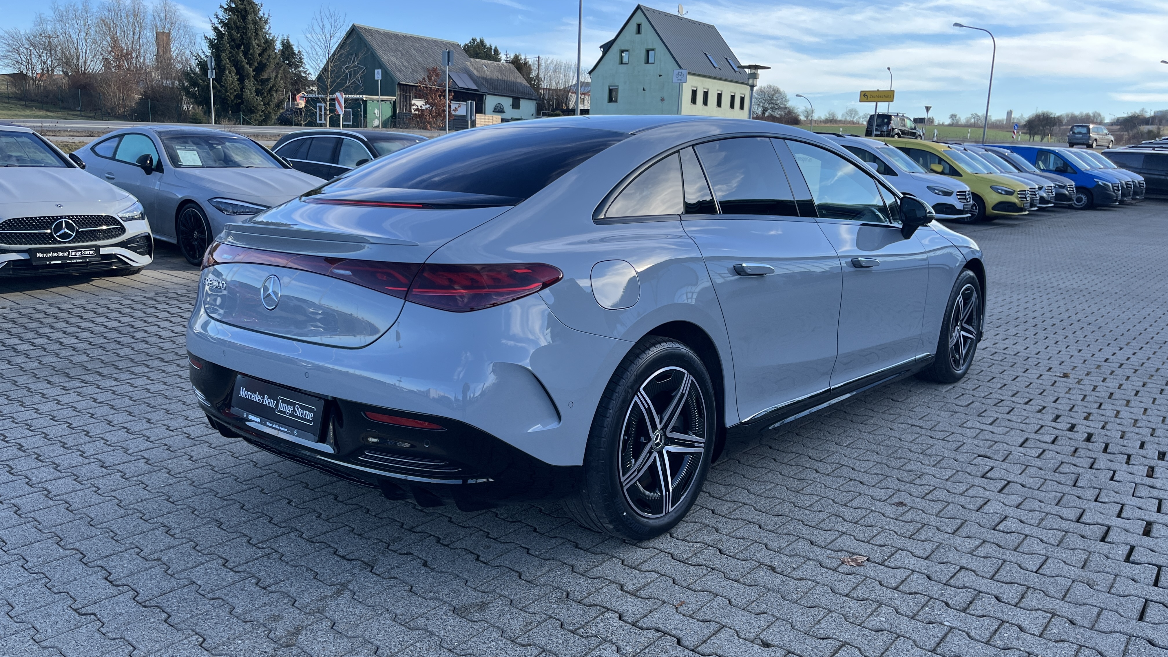 Mercedes-Benz EQE 300 