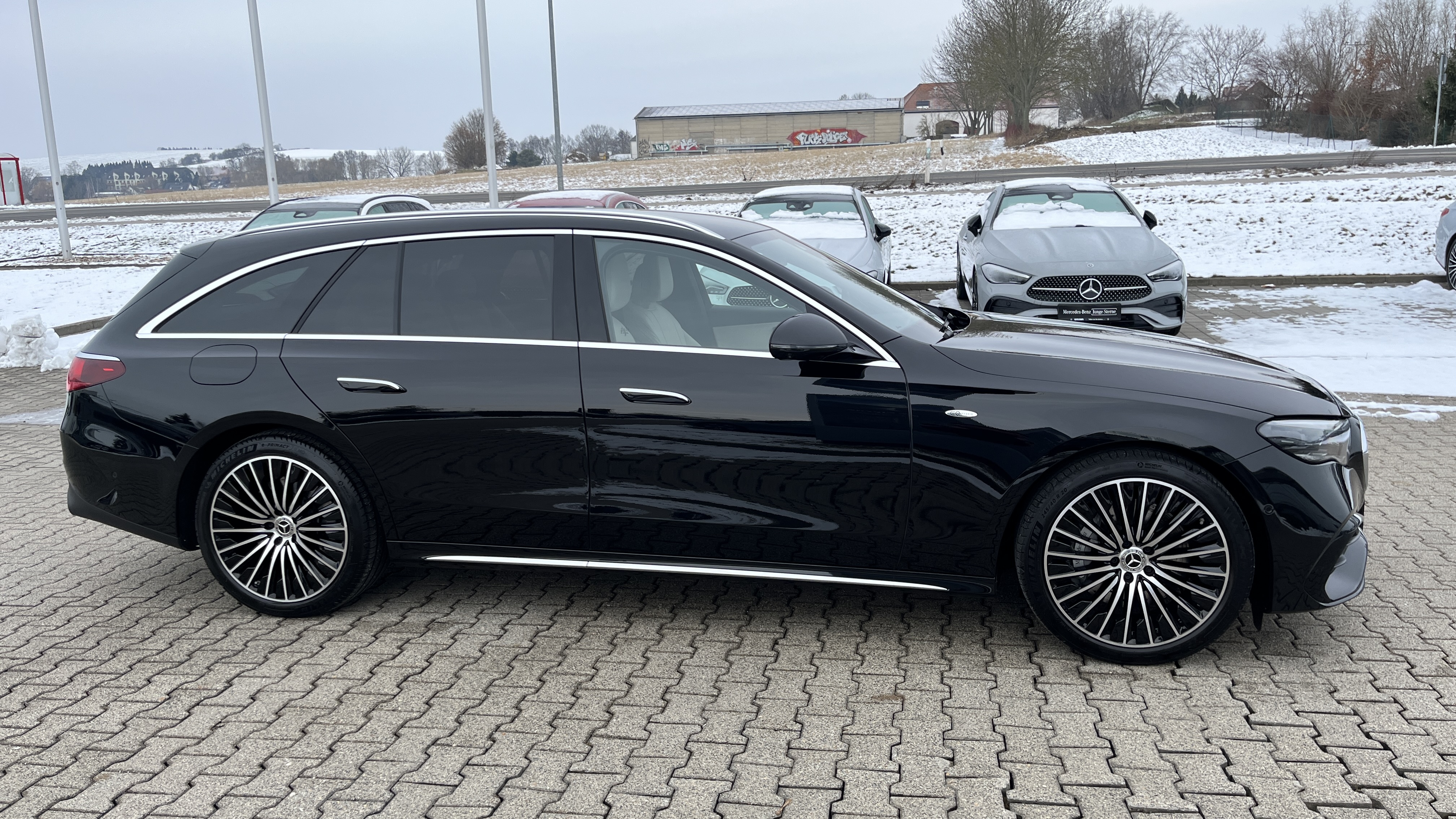 Mercedes-Benz E 300 e T-Modell mit EQ Hybrid Technologie