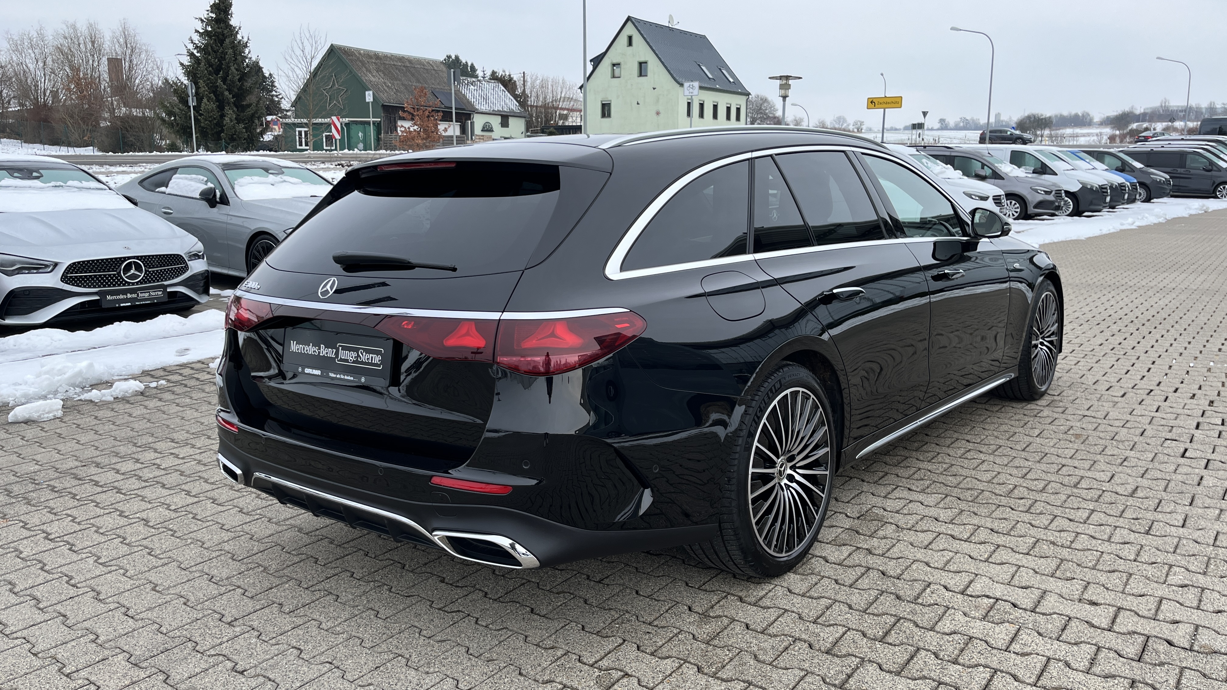 Mercedes-Benz E 300 e T-Modell mit EQ Hybrid Technologie