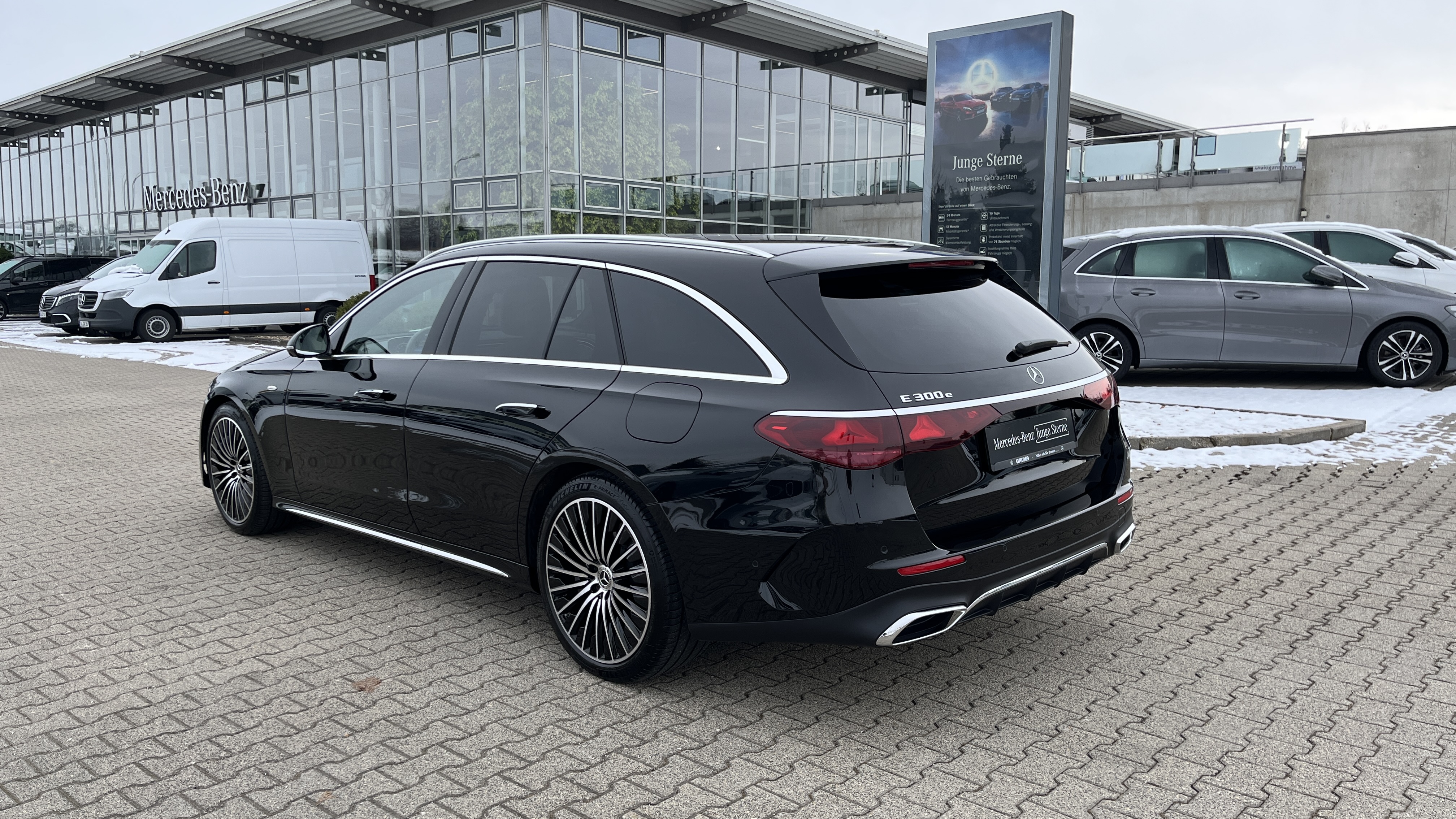 Mercedes-Benz E 300 e T-Modell mit EQ Hybrid Technologie