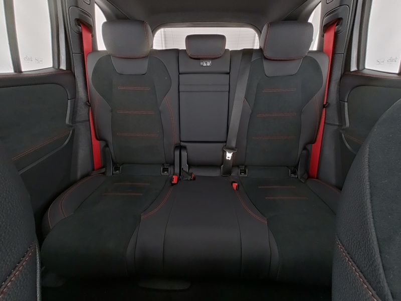 Mercedes-Benz GLB 35 AMG Mercedes-AMG GLB 35 4M