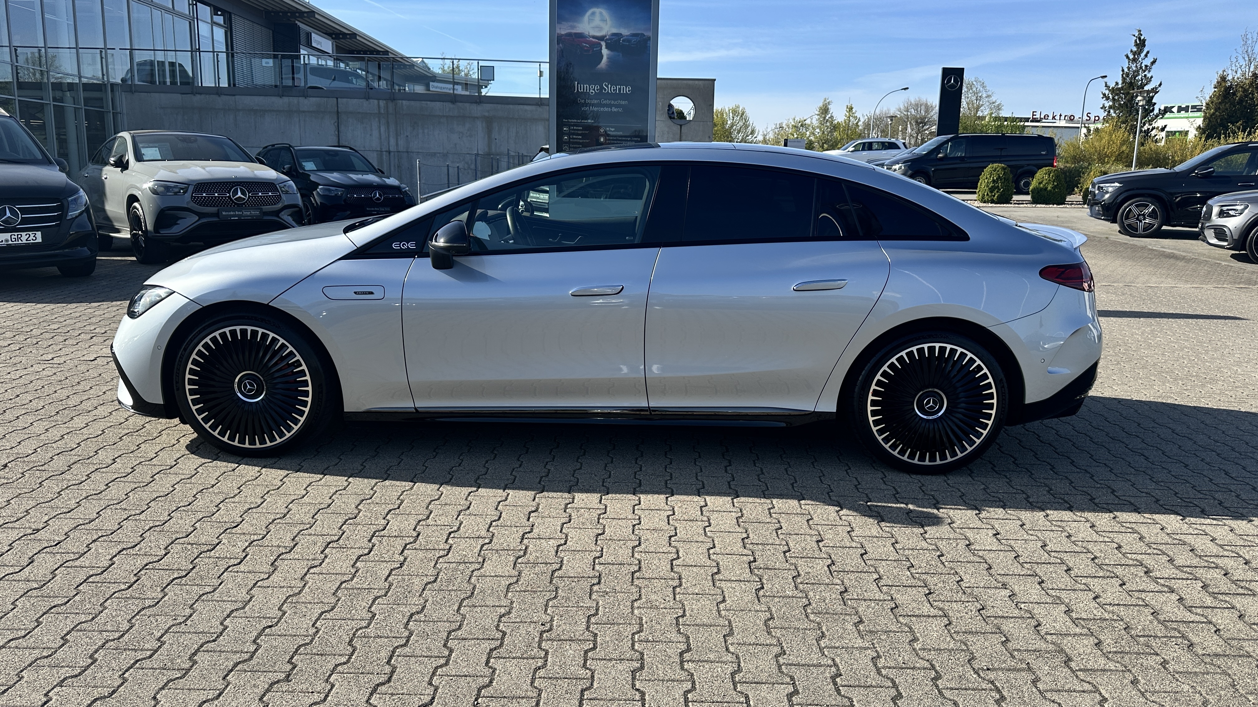 Mercedes-Benz EQE 53 AMG Mercedes-AMG EQE 53 4M+