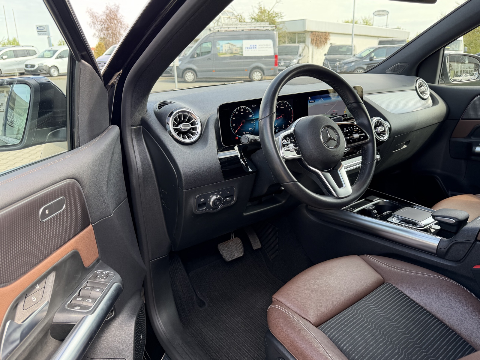 Mercedes-Benz B 180 