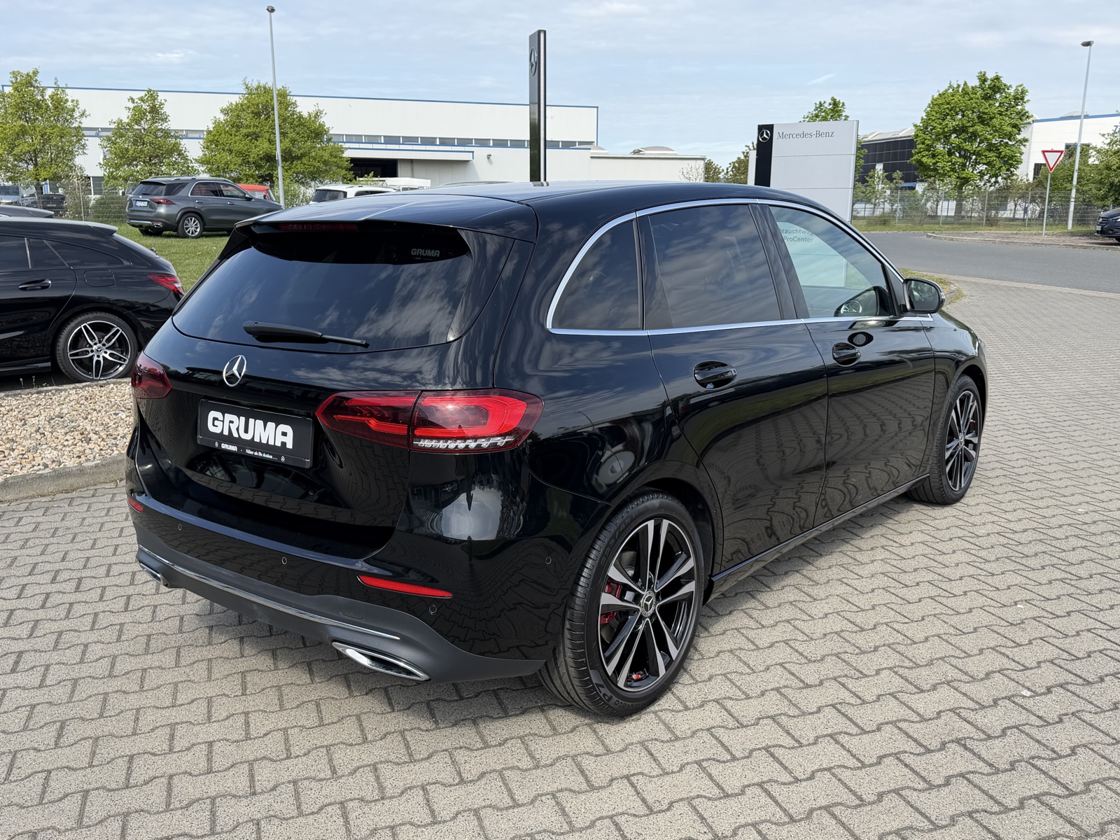 Mercedes-Benz B 180 