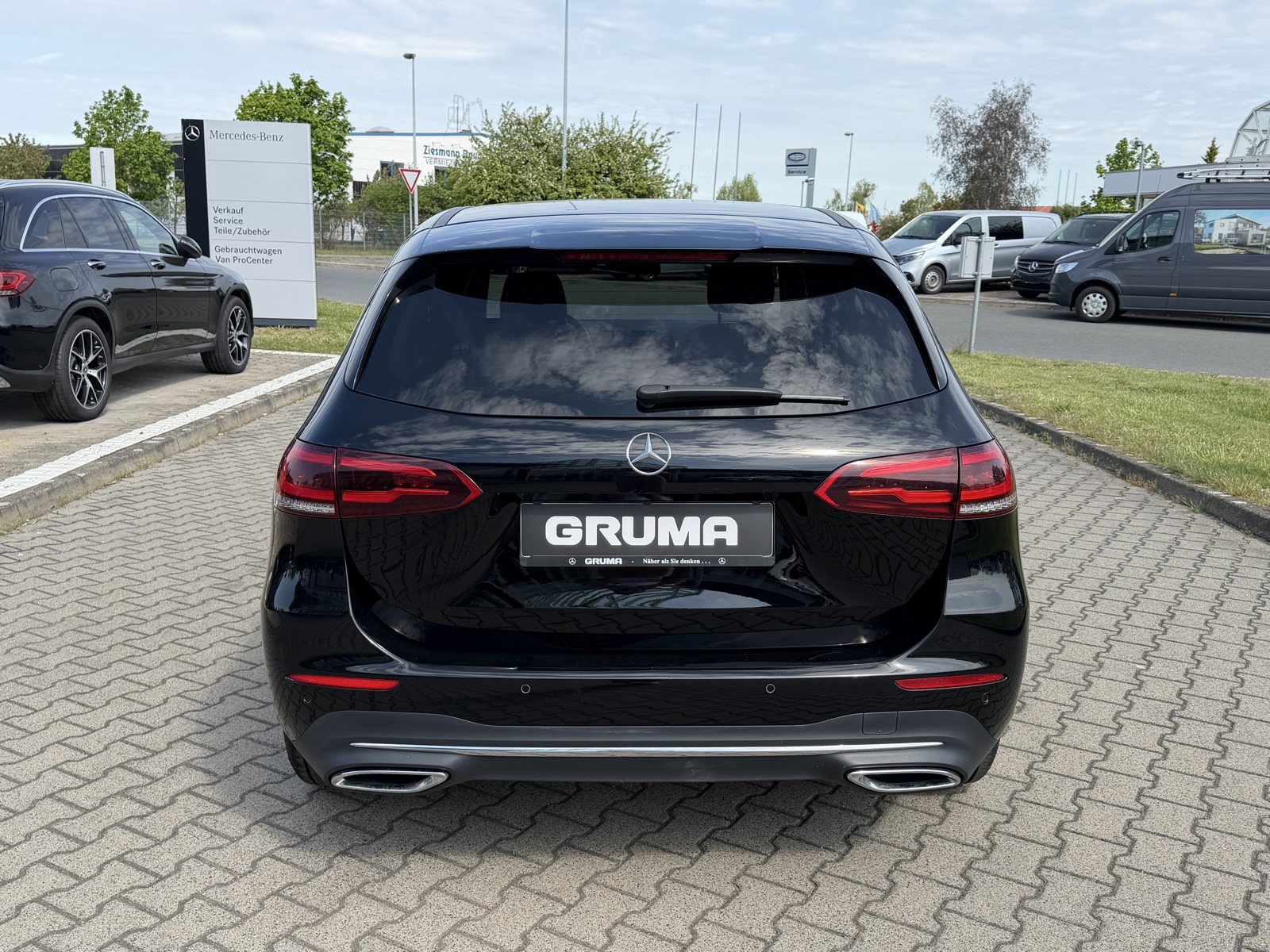 Mercedes-Benz B 180 