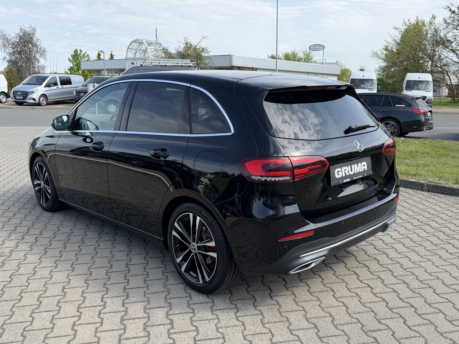 Mercedes-Benz B 180 