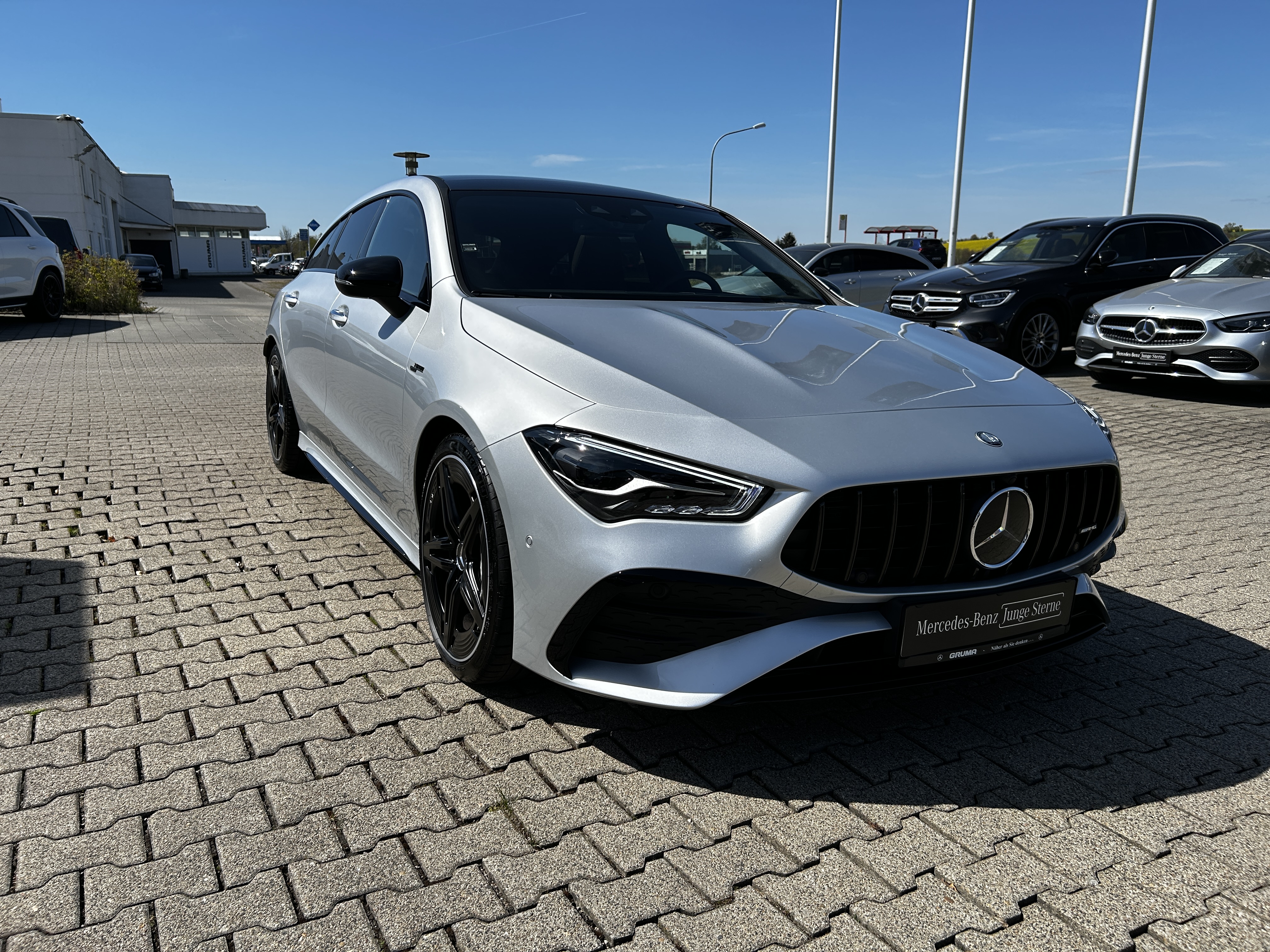 Mercedes-Benz CLA 35 AMG Shooting Brake Mercedes-AMG CLA 35 4M SB