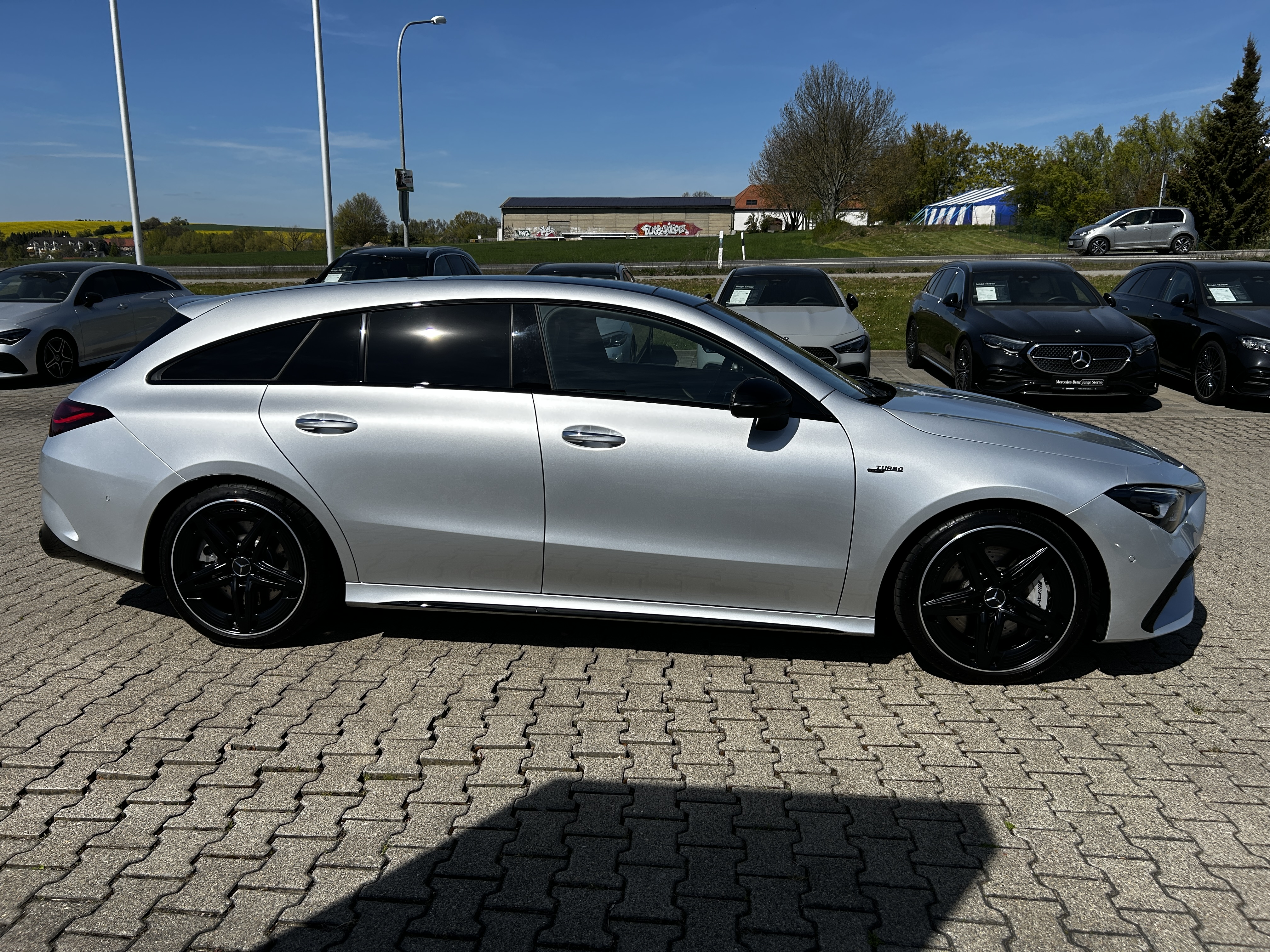 Mercedes-Benz CLA 35 AMG Shooting Brake Mercedes-AMG CLA 35 4M SB