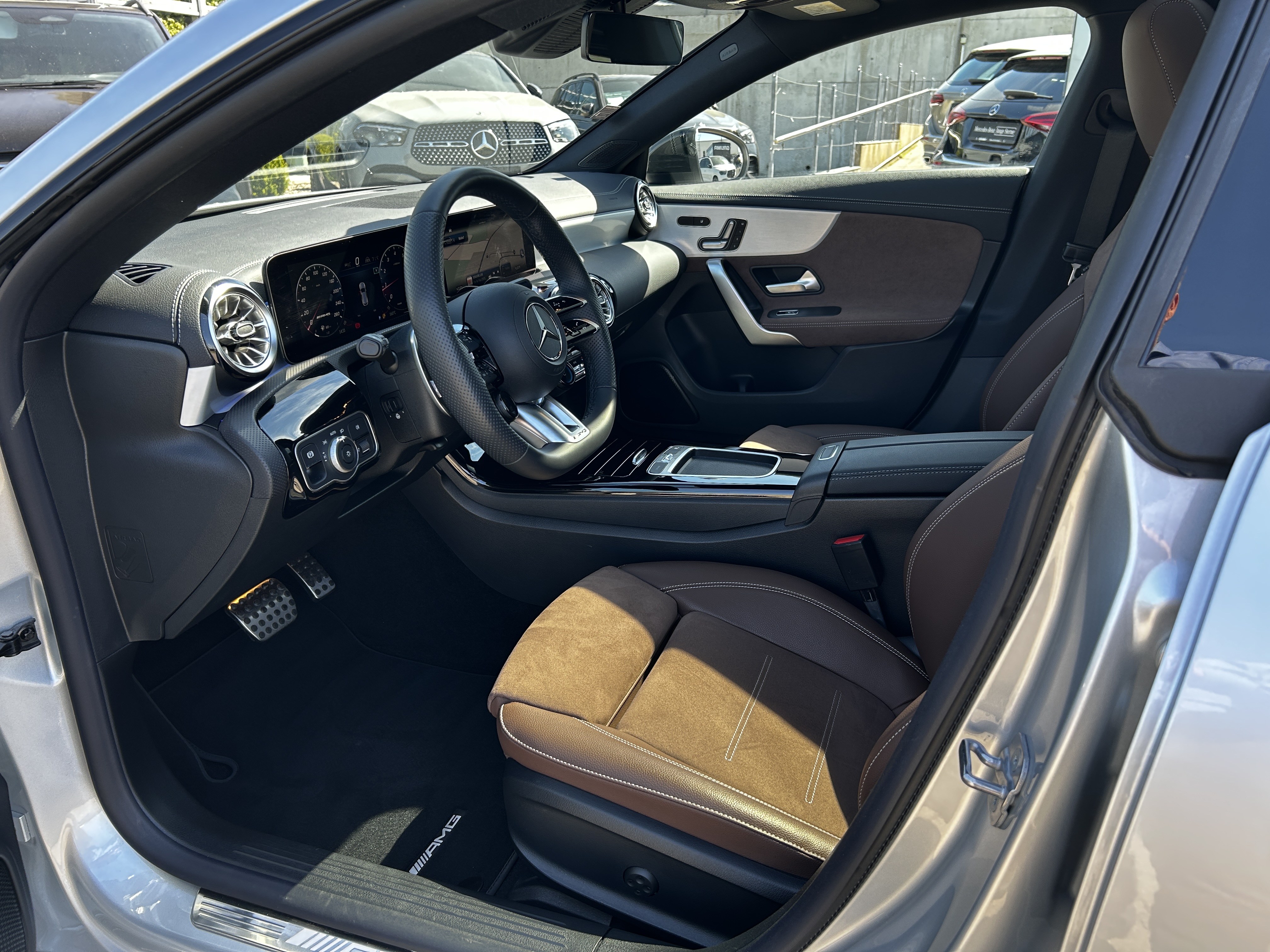 Mercedes-Benz CLA 35 AMG Shooting Brake Mercedes-AMG CLA 35 4M SB