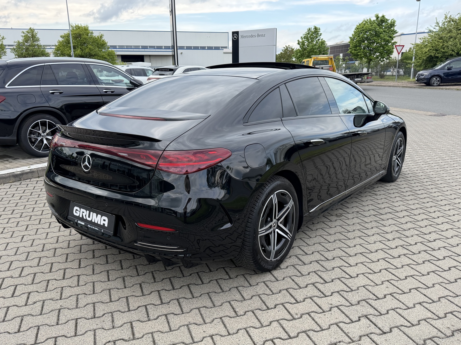 Mercedes-Benz EQE 300 