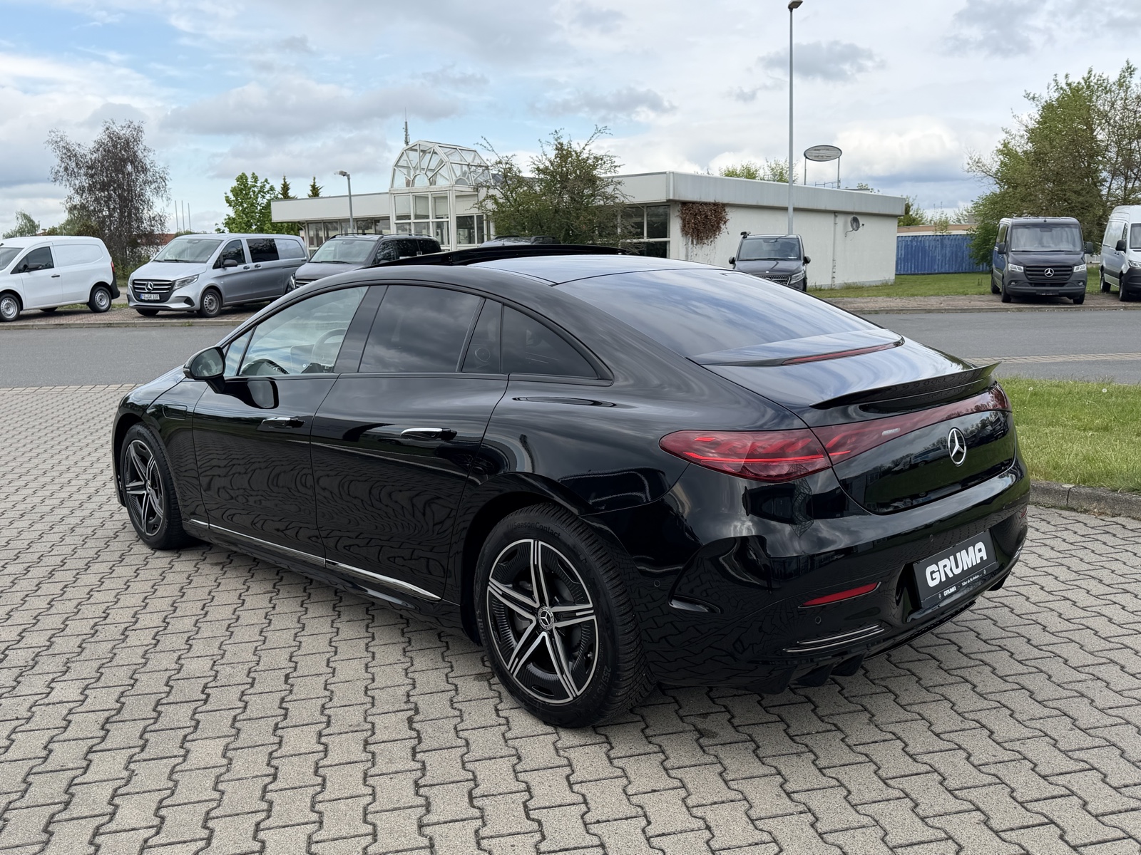 Mercedes-Benz EQE 300 