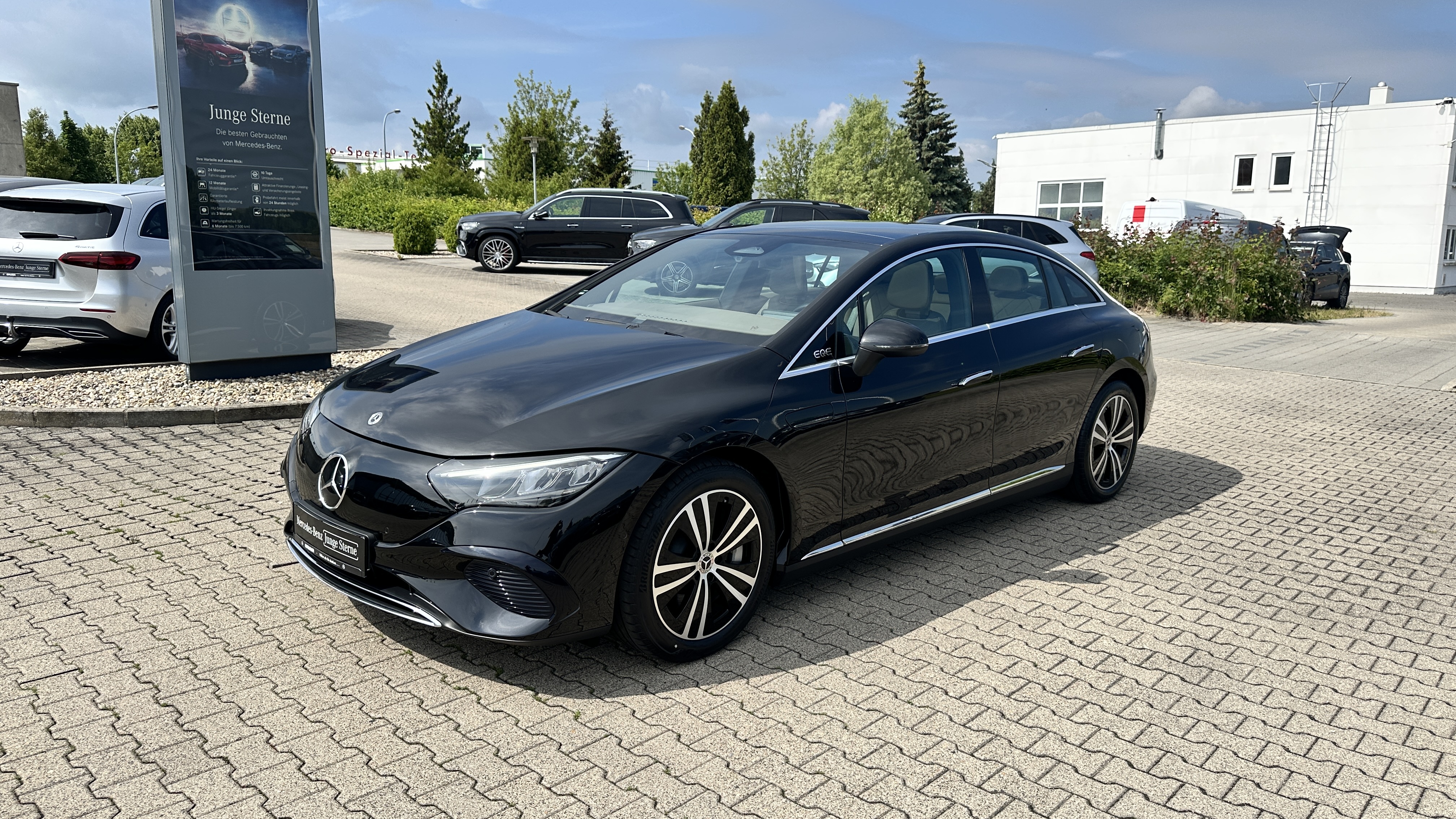 Mercedes-Benz EQE 350 4M
