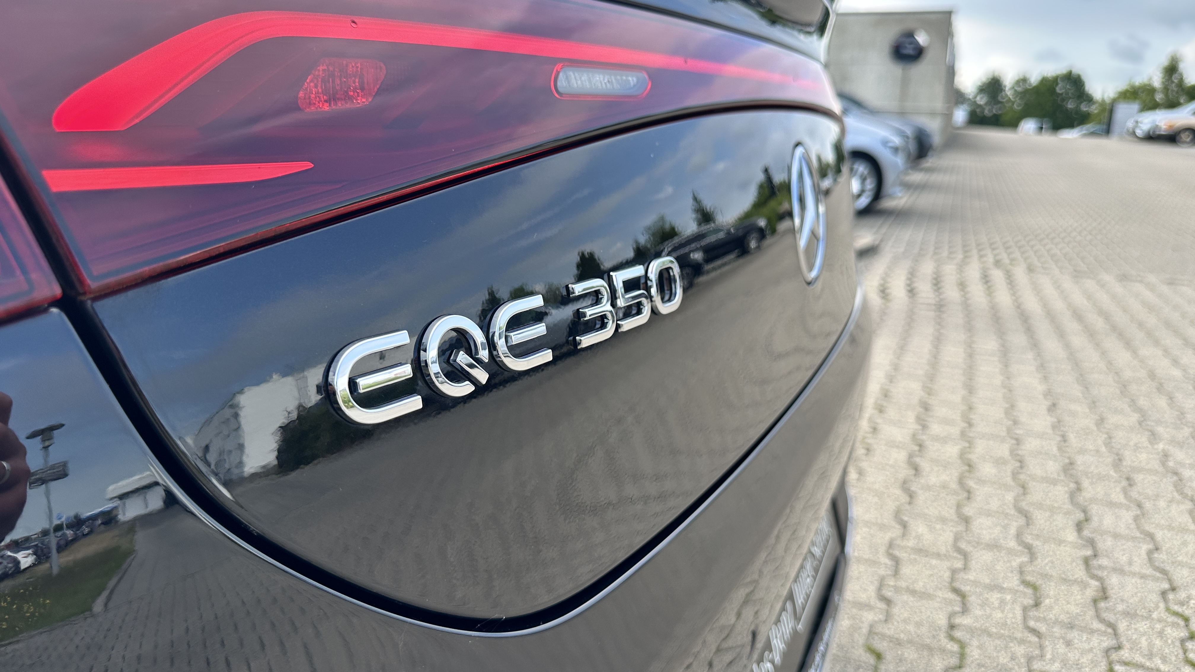 Mercedes-Benz EQE 350 4M