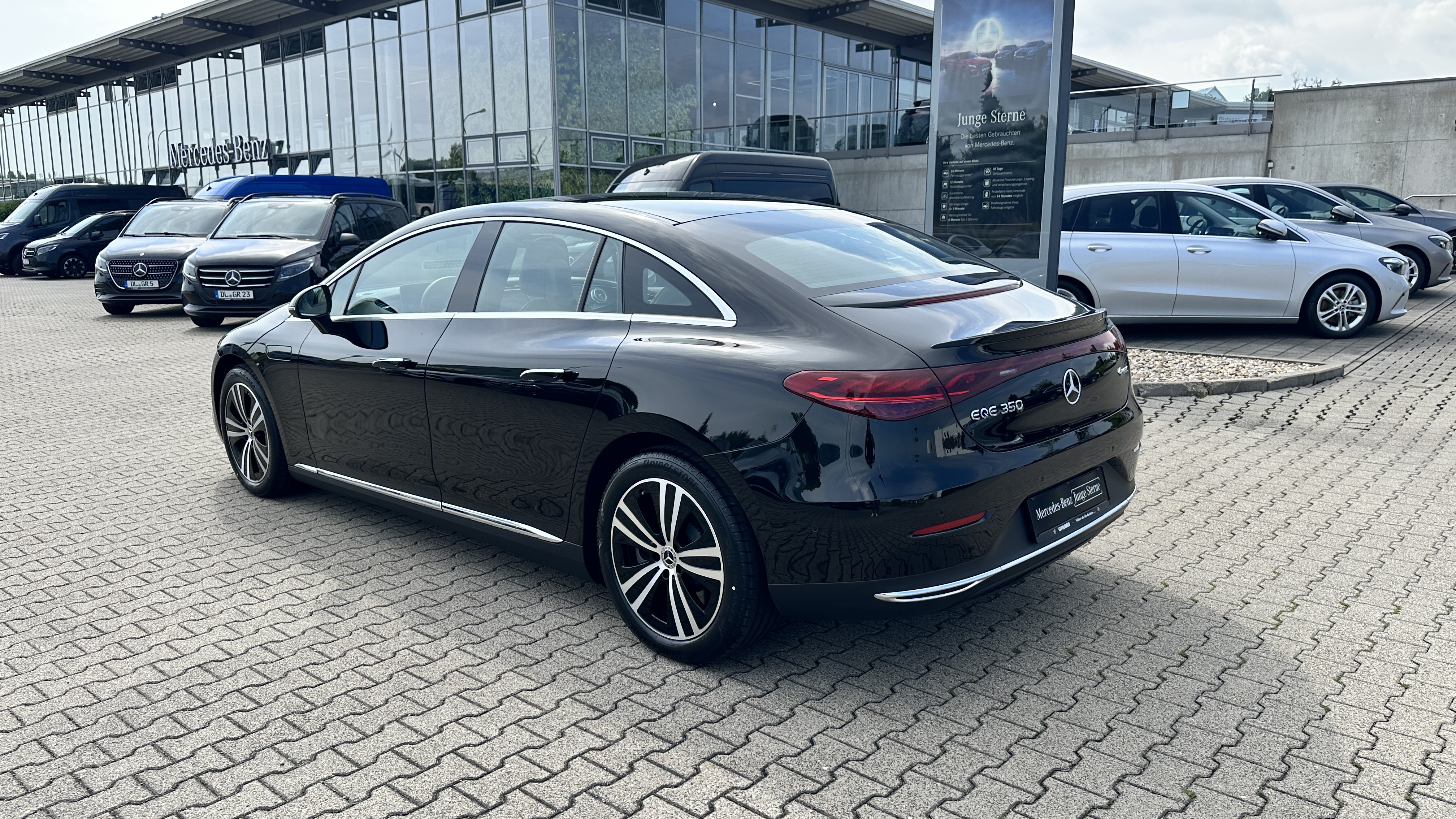 Mercedes-Benz EQE 350 4M