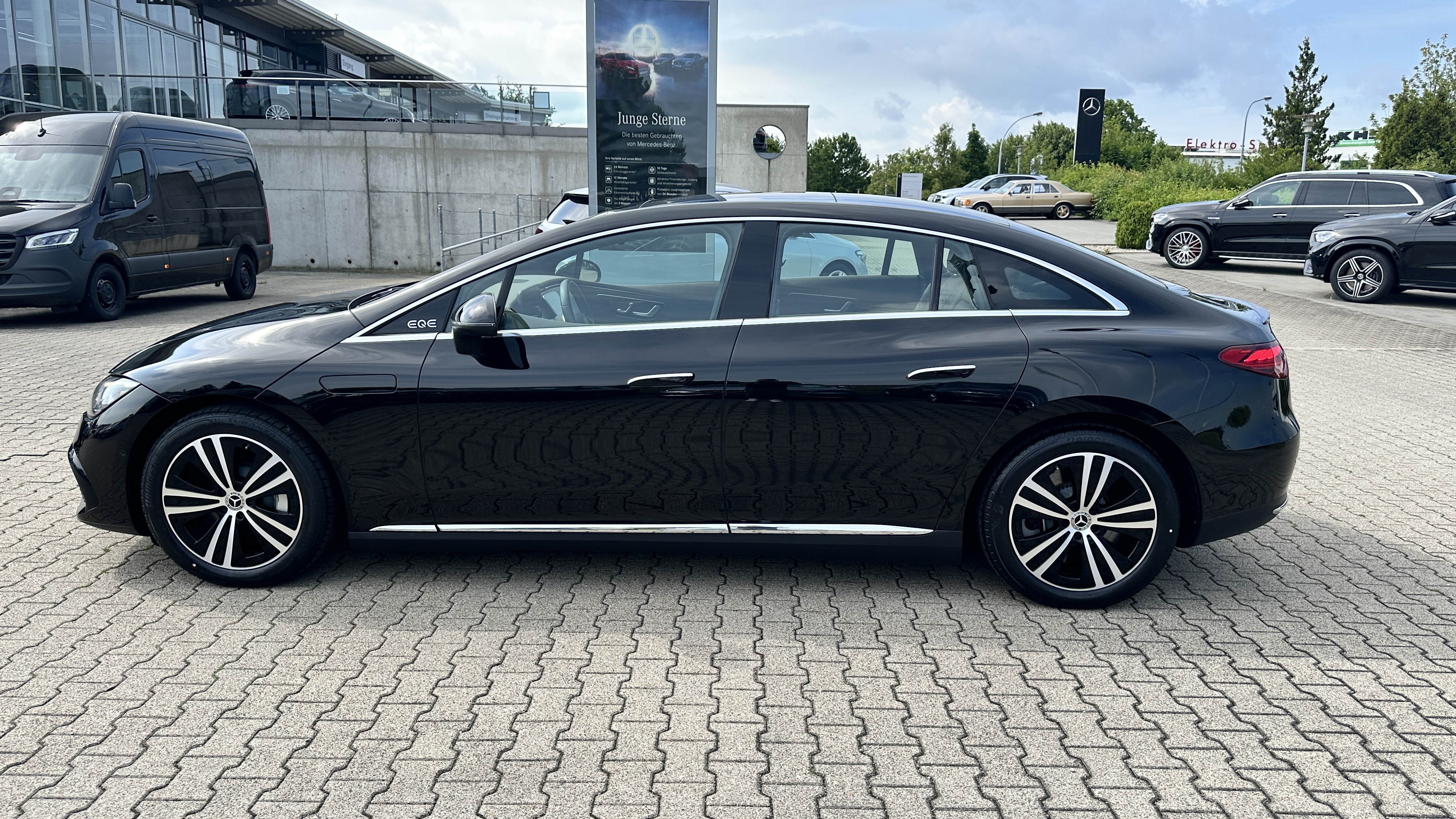 Mercedes-Benz EQE 350 4M