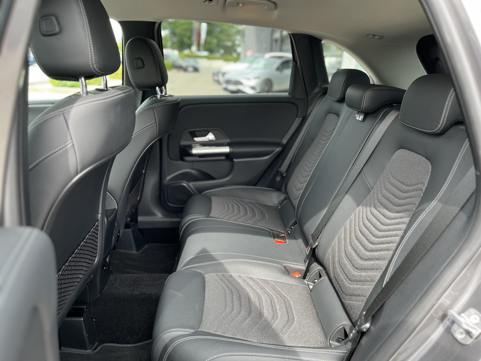 Mercedes-Benz B 200 