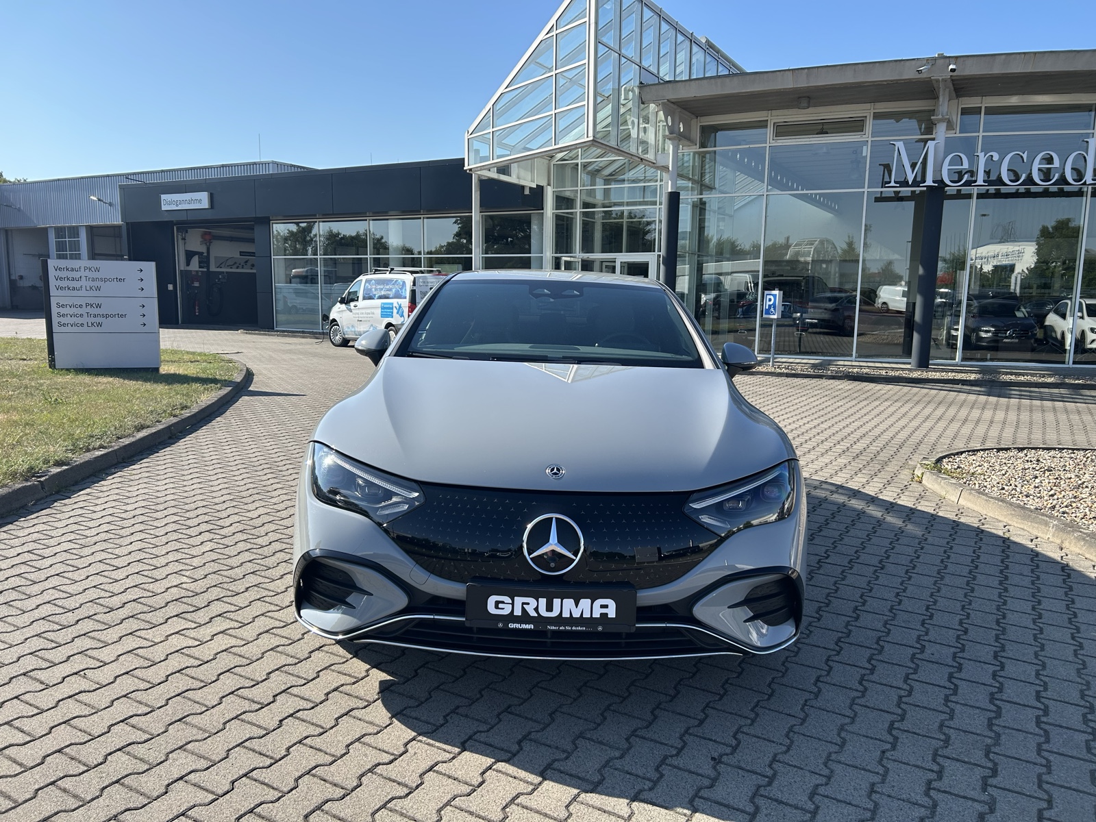Mercedes-Benz EQE 300 