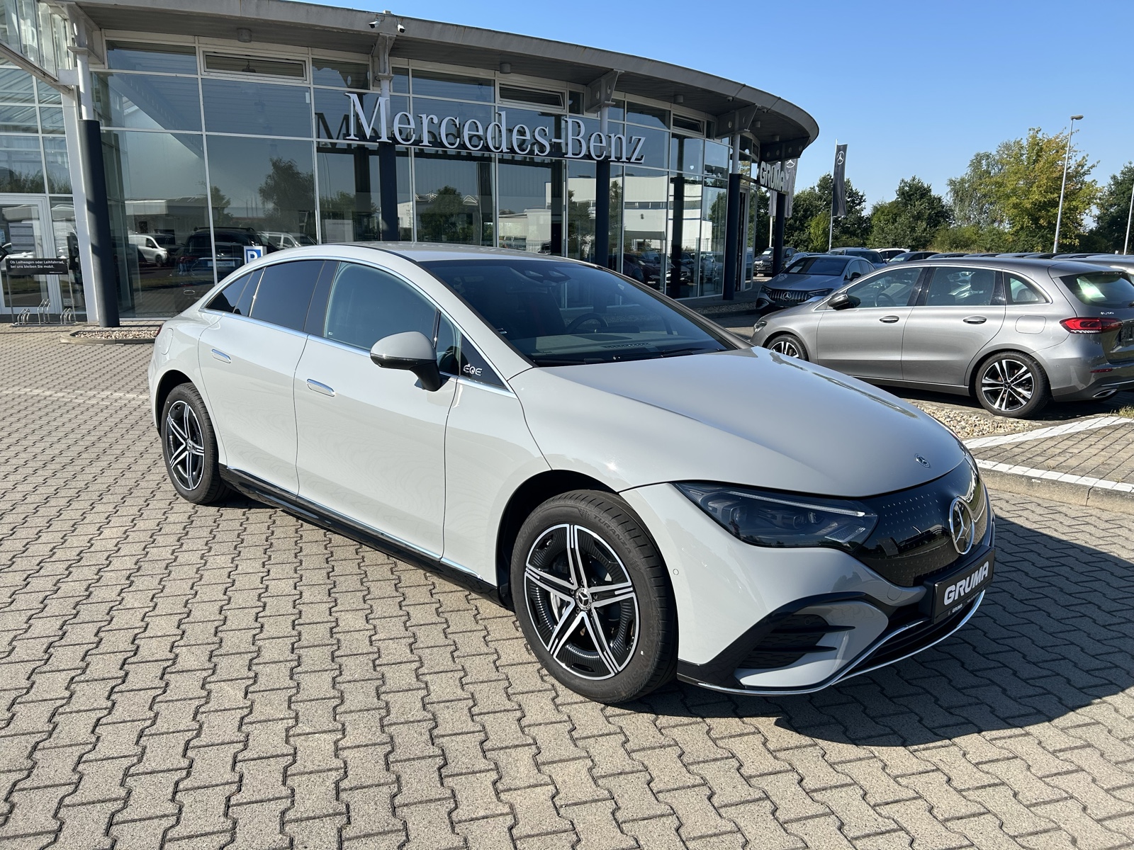 Mercedes-Benz EQE 300 