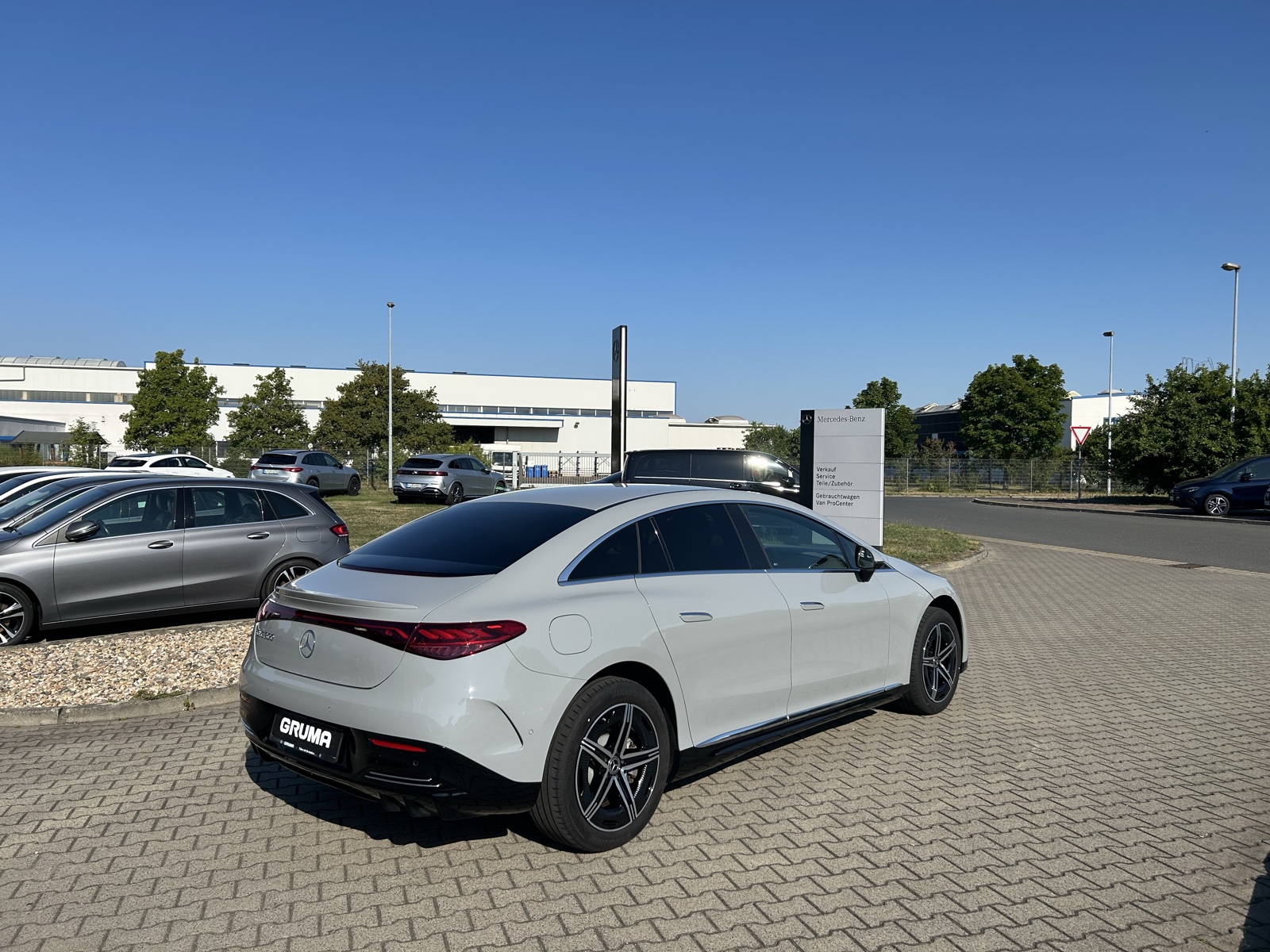Mercedes-Benz EQE 300 