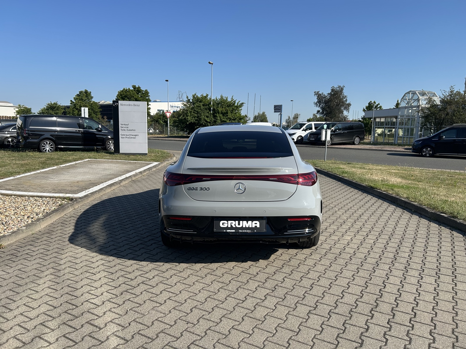 Mercedes-Benz EQE 300 