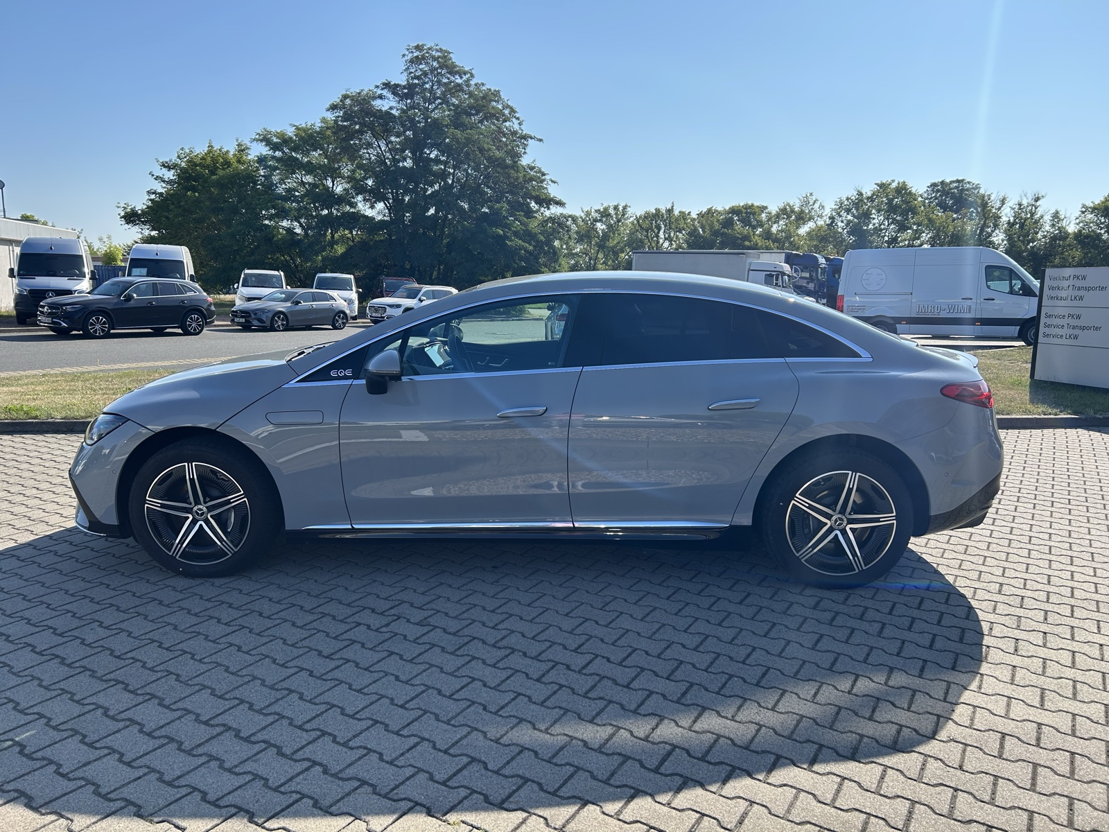 Mercedes-Benz EQE 300 