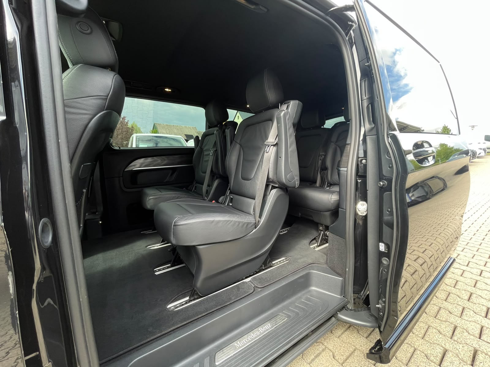 Mercedes-Benz EQV 300 AVANTGARDE Extralang