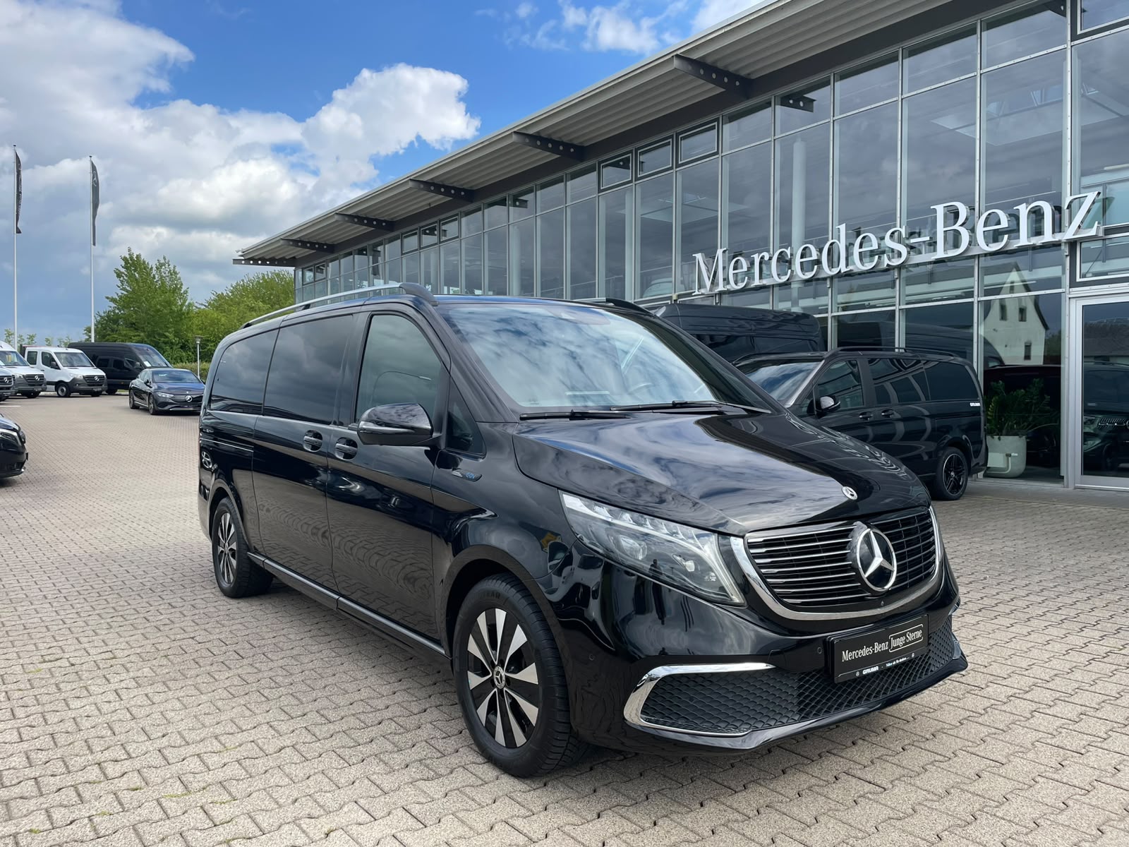 Mercedes-Benz EQV 300 AVANTGARDE Extralang