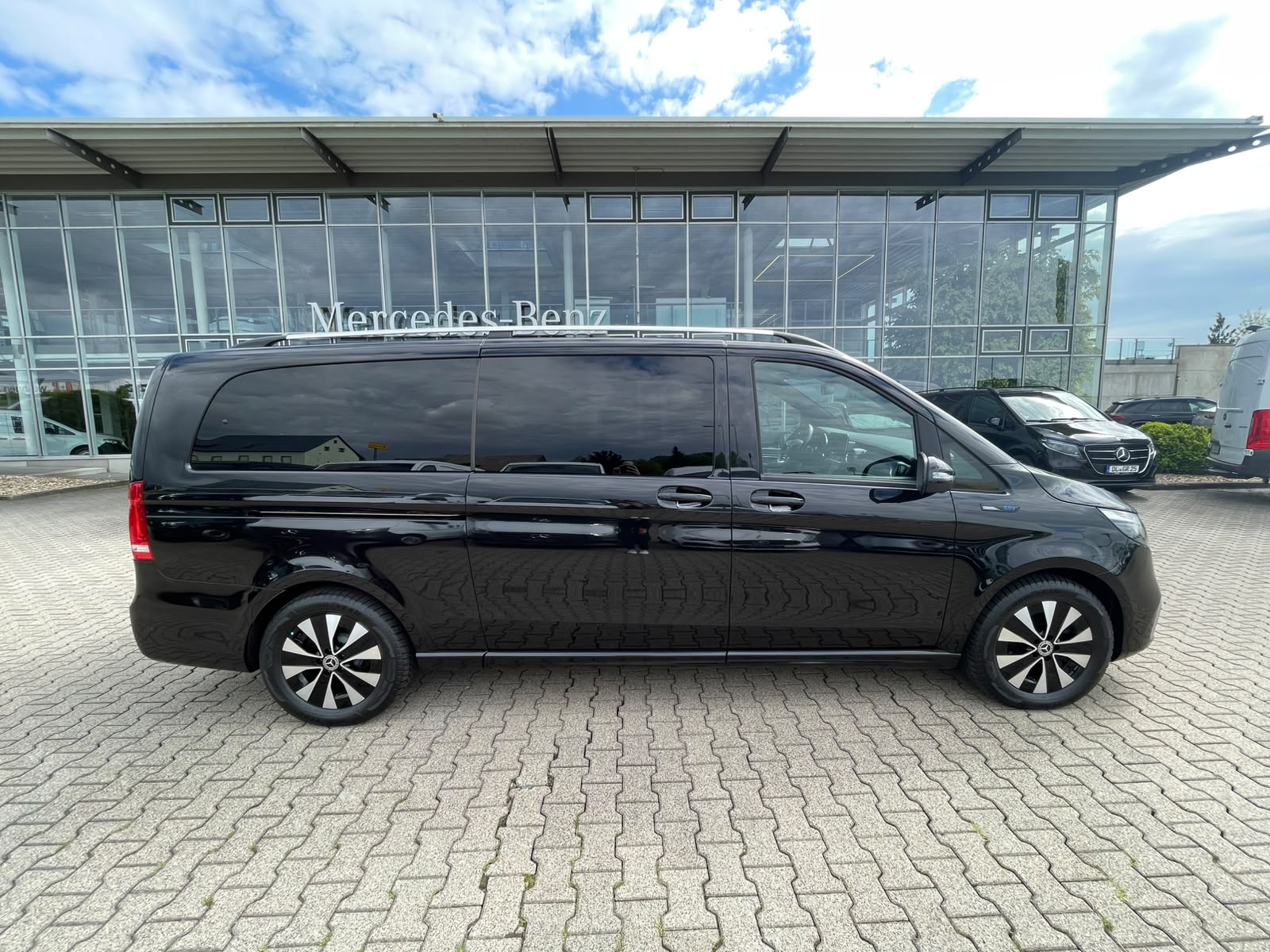 Mercedes-Benz EQV 300 AVANTGARDE Extralang