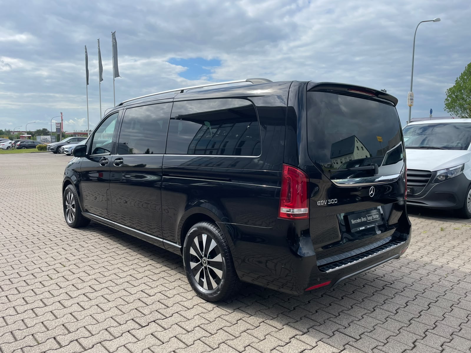 Mercedes-Benz EQV 300 AVANTGARDE Extralang
