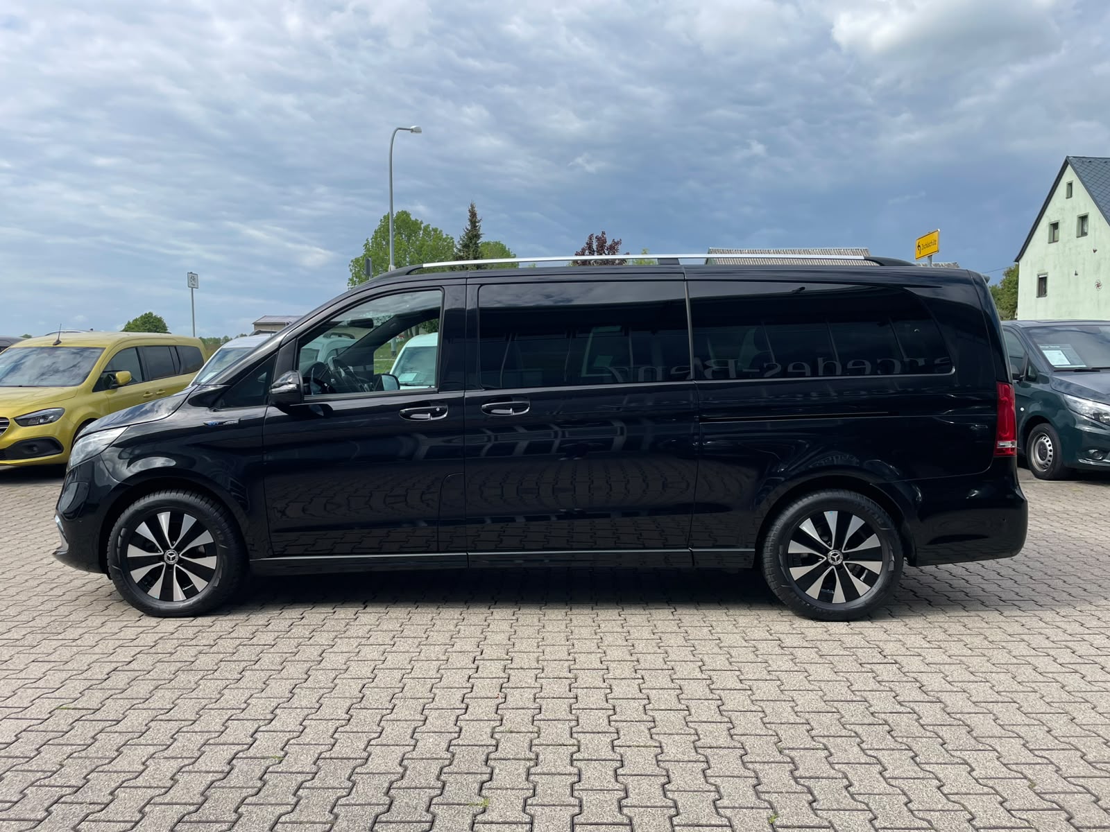 Mercedes-Benz EQV 300 AVANTGARDE Extralang