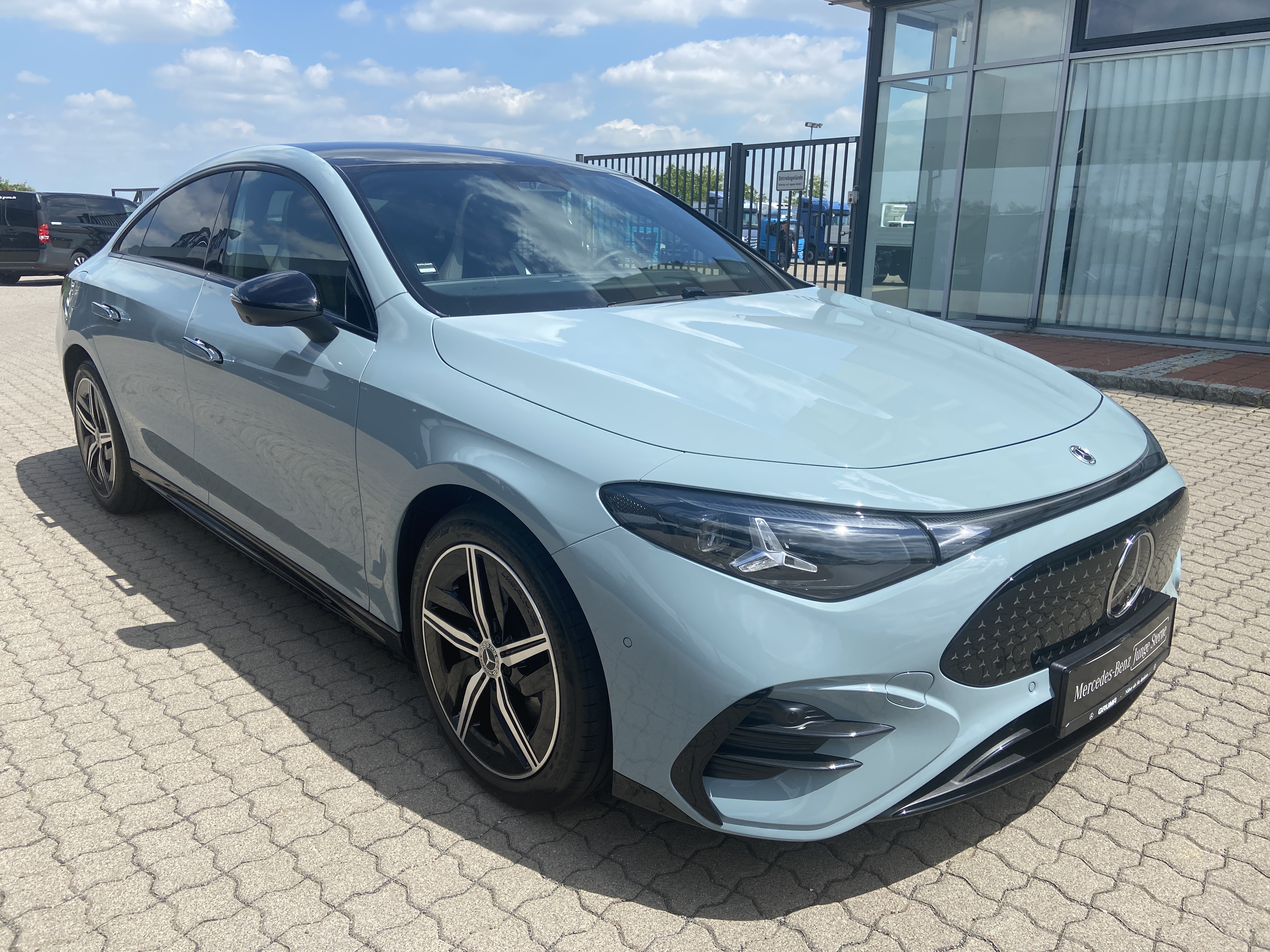 Mercedes-Benz CLA 250 +
