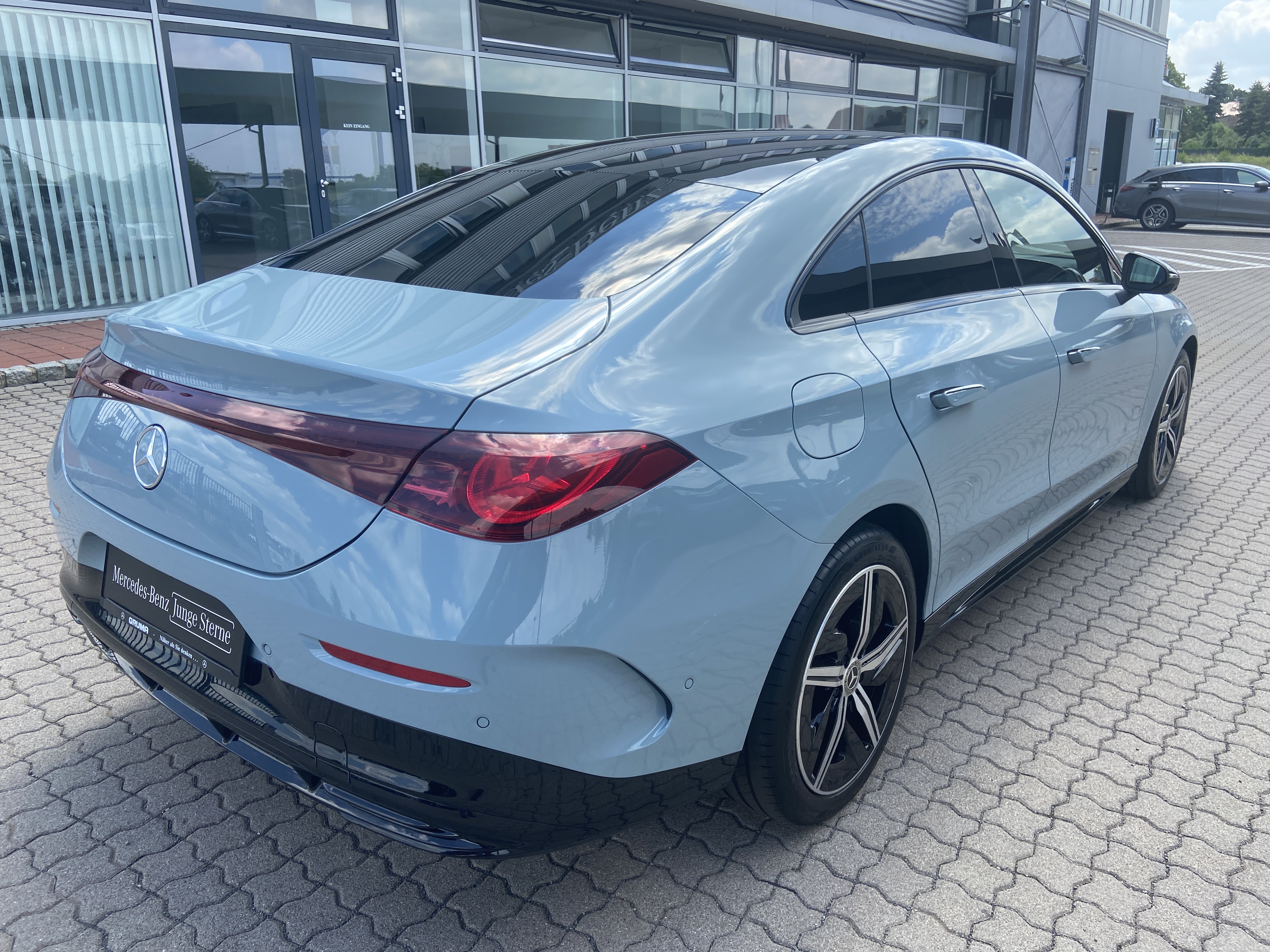 Mercedes-Benz CLA 250 +