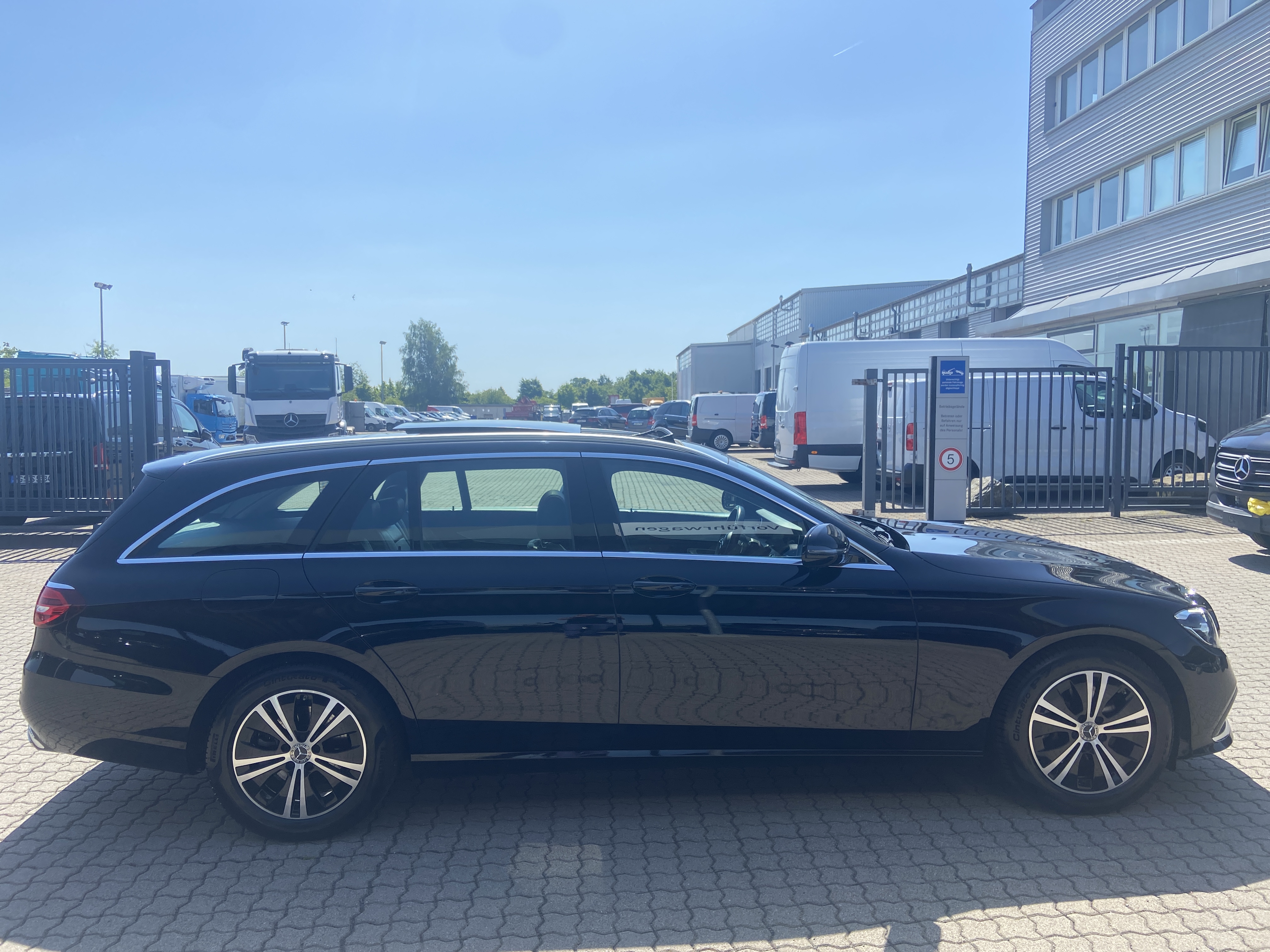 Mercedes-Benz E 220 d 4MATIC T