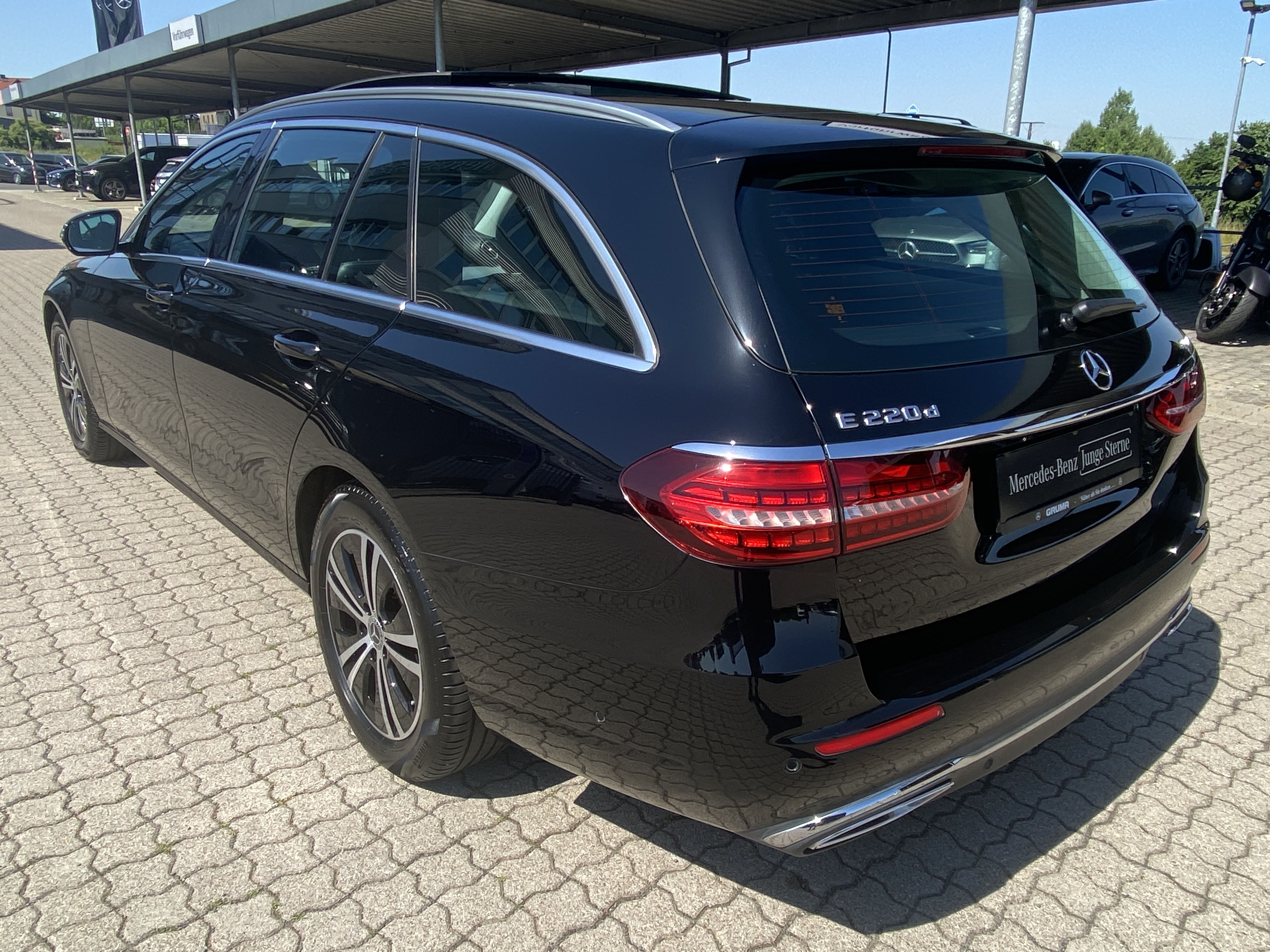 Mercedes-Benz E 220 d 4MATIC T