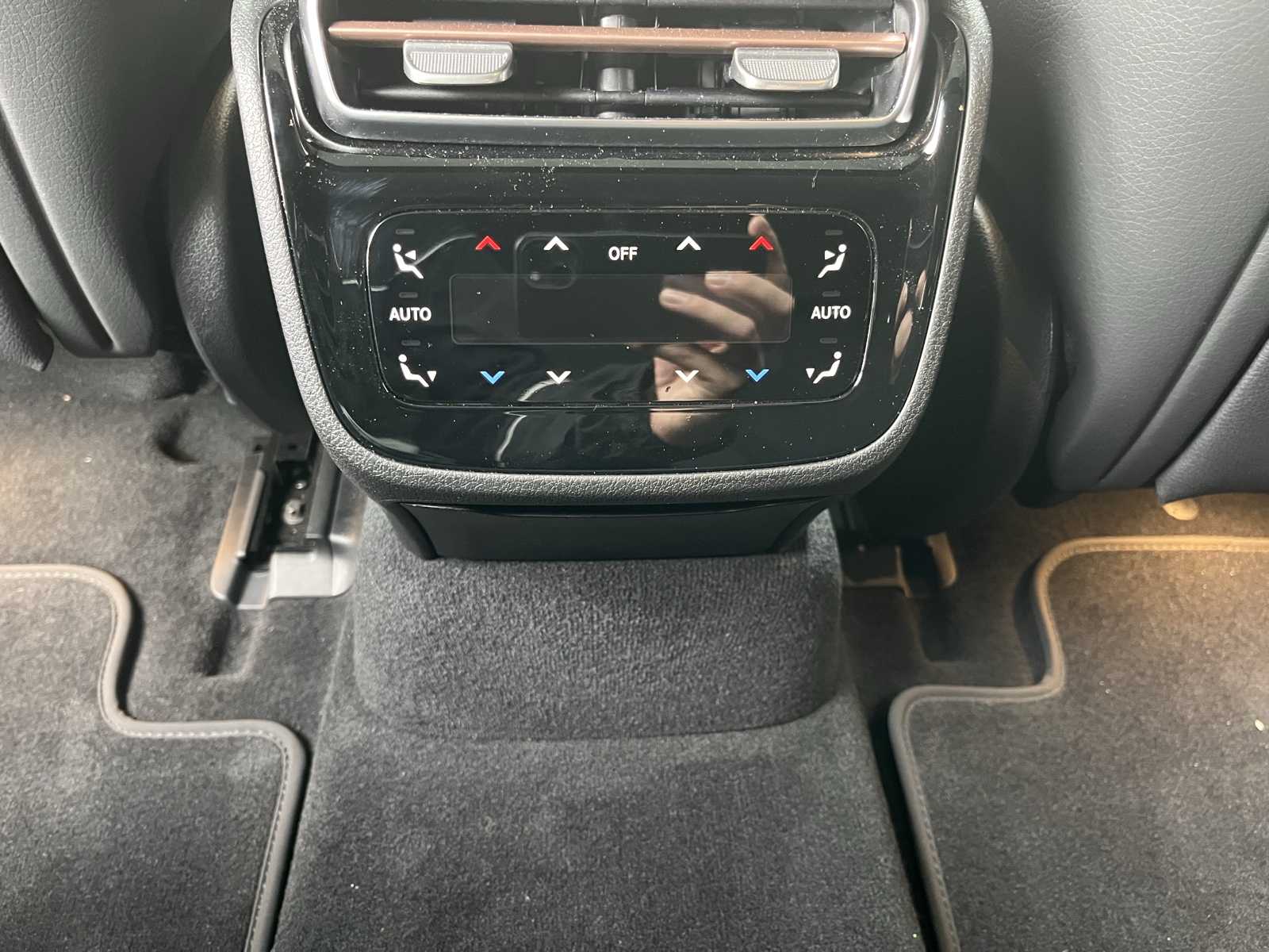 Mercedes-Benz EQE 300 