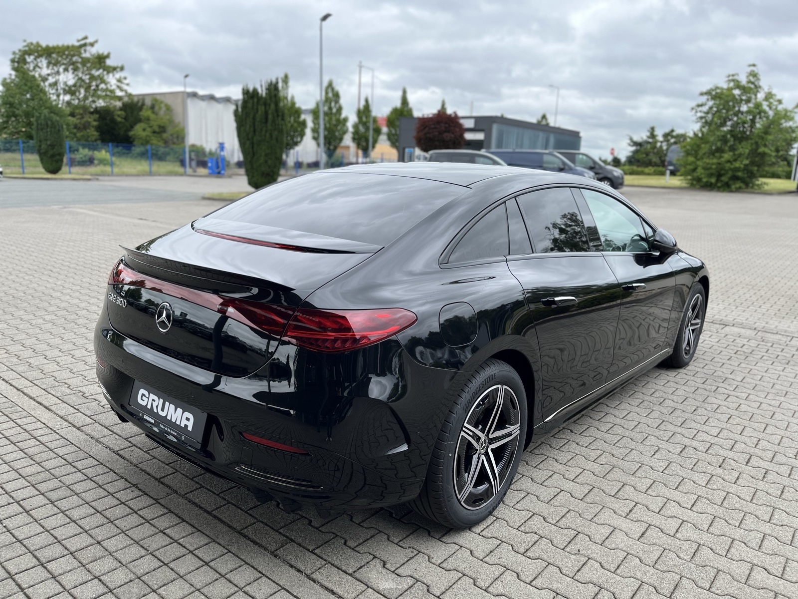 Mercedes-Benz EQE 300 