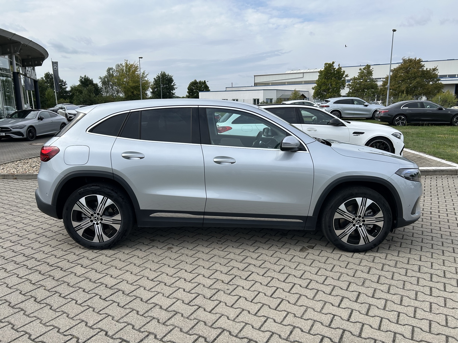 Mercedes-Benz EQA 250 +