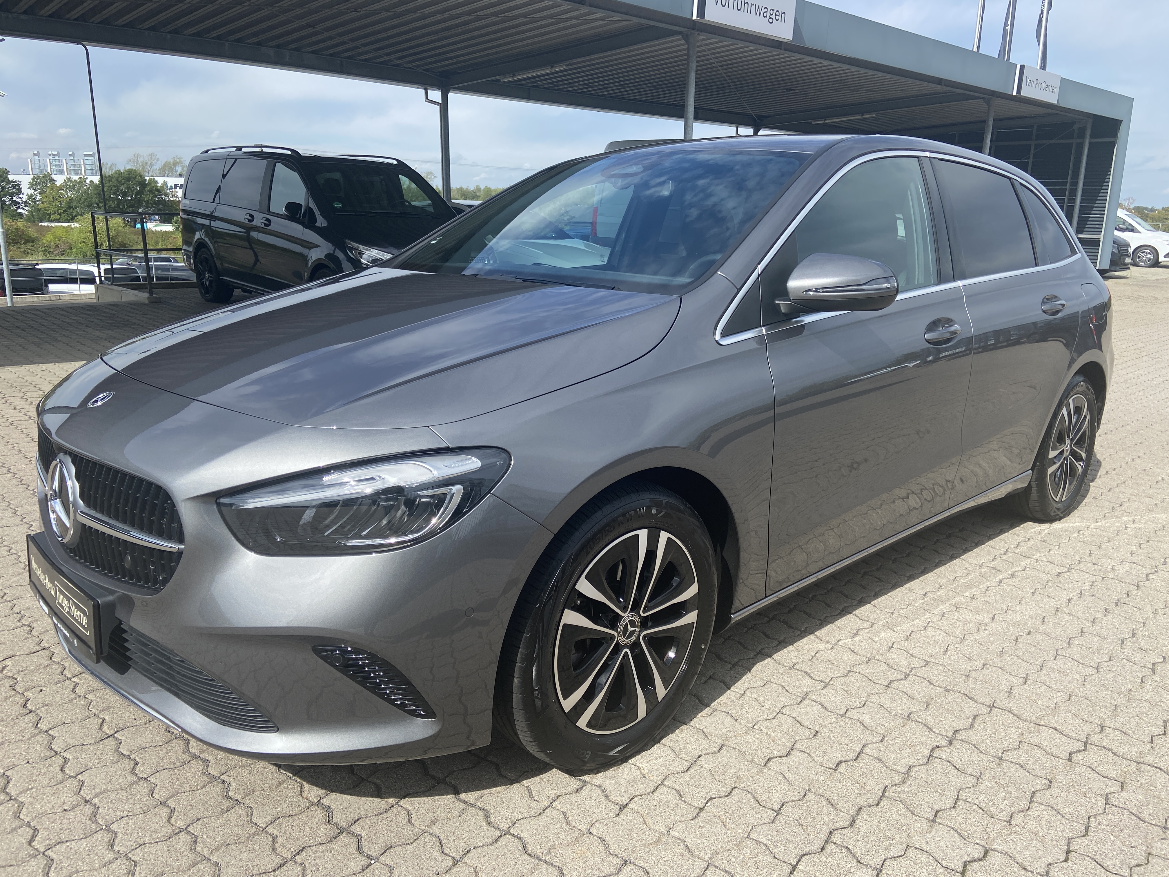 Mercedes-Benz B 180 