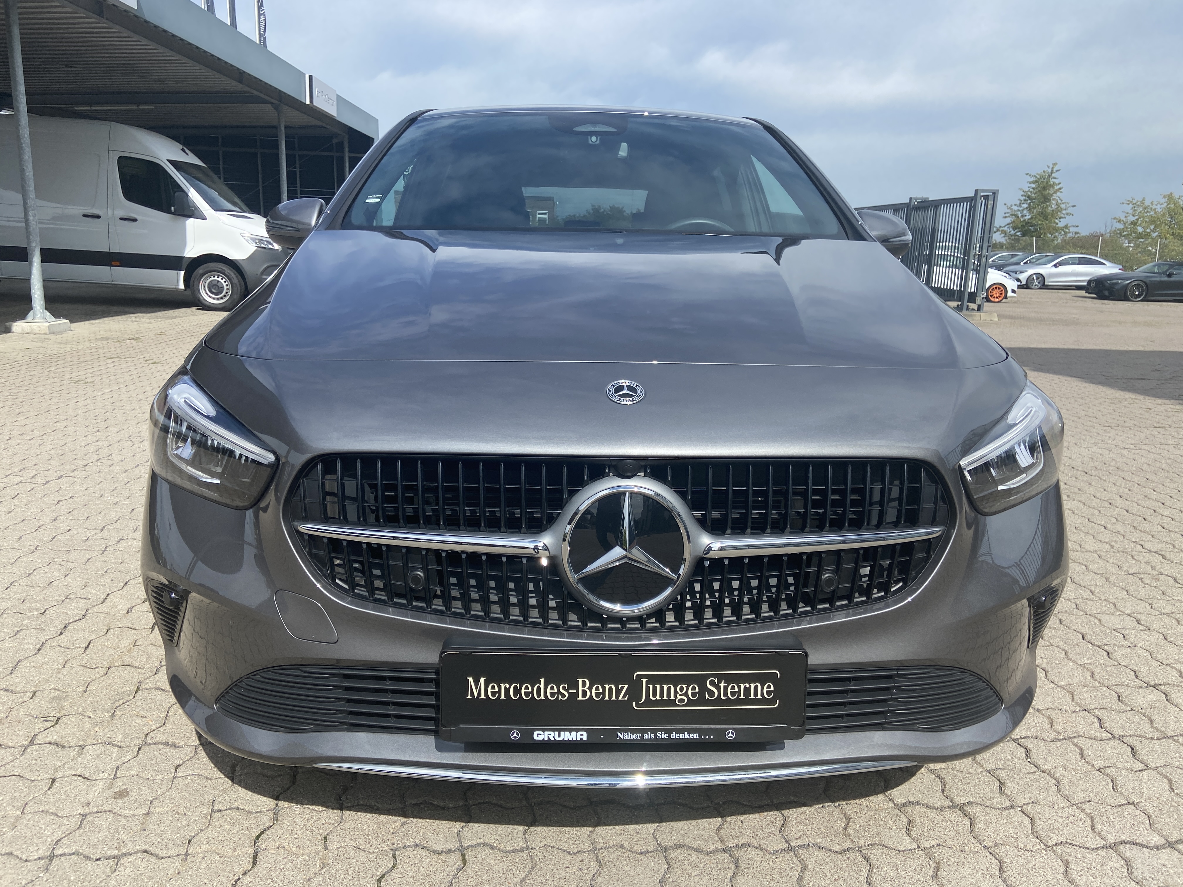 Mercedes-Benz B 180 