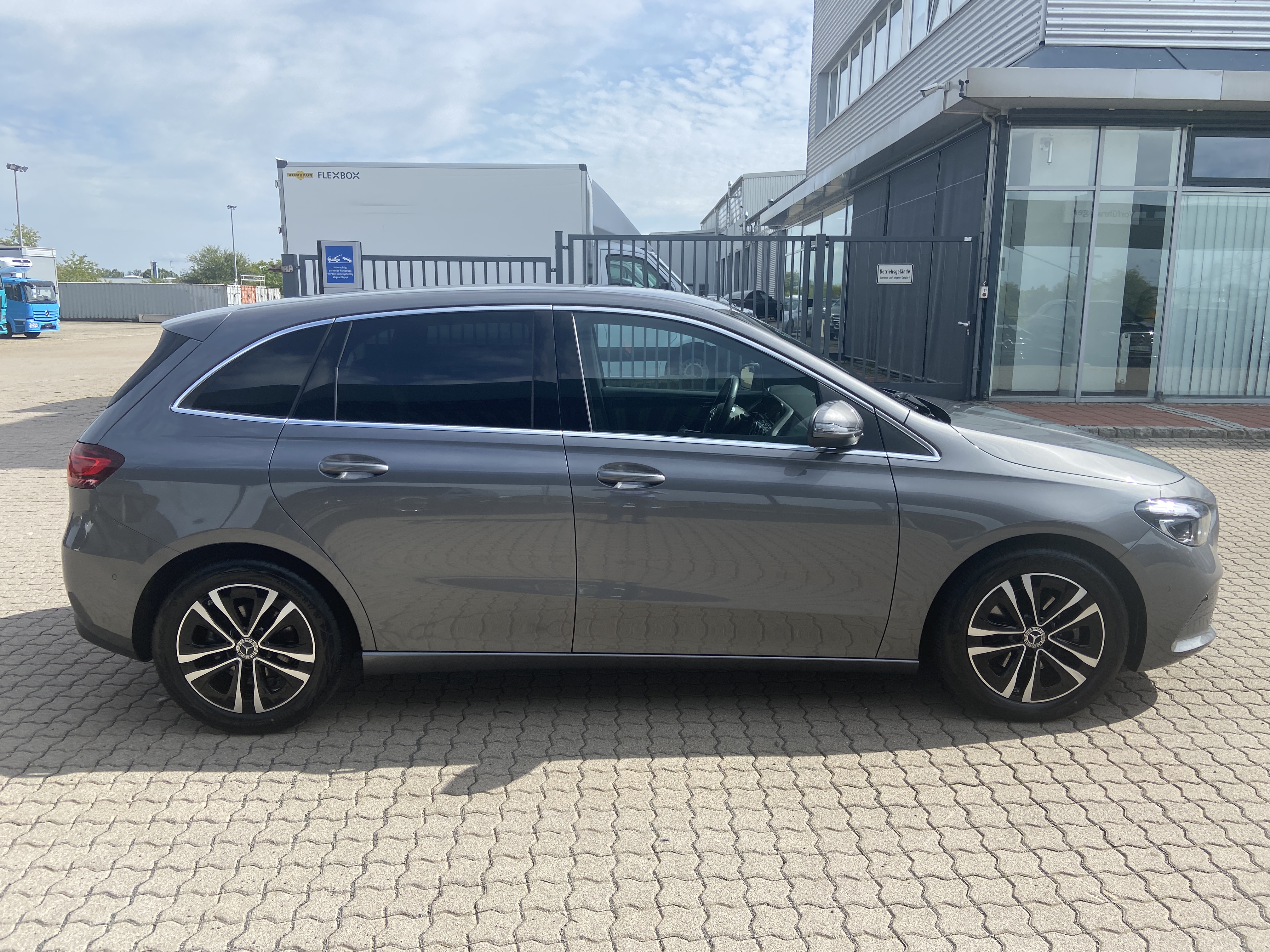 Mercedes-Benz B 180 