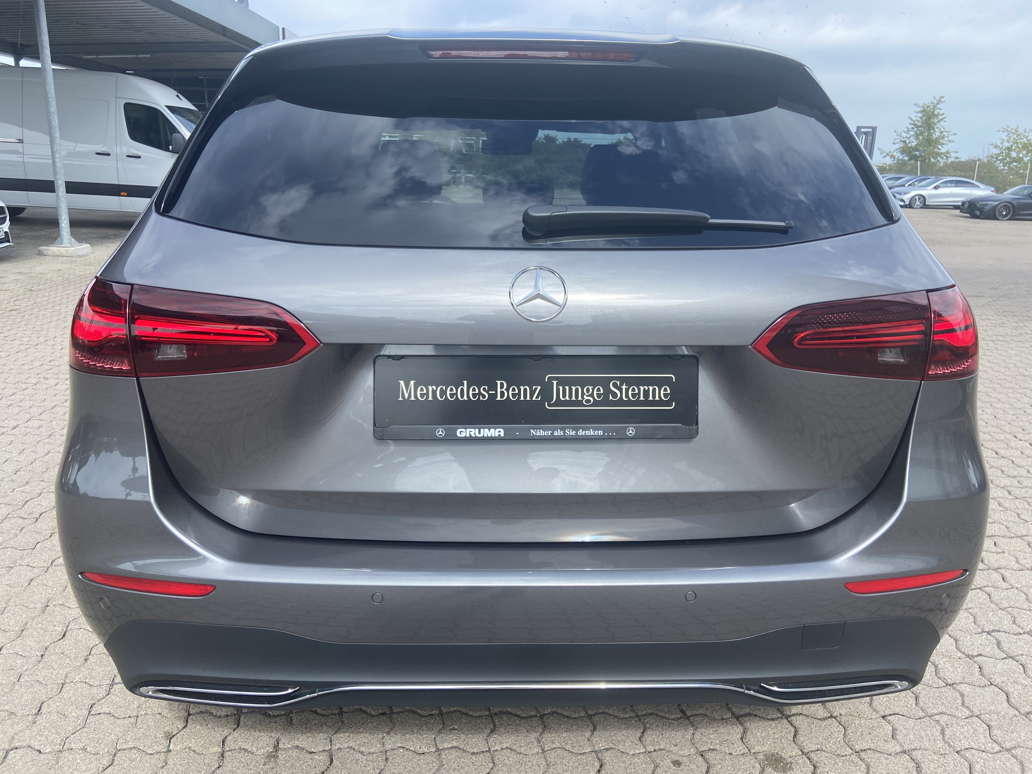 Mercedes-Benz B 180 
