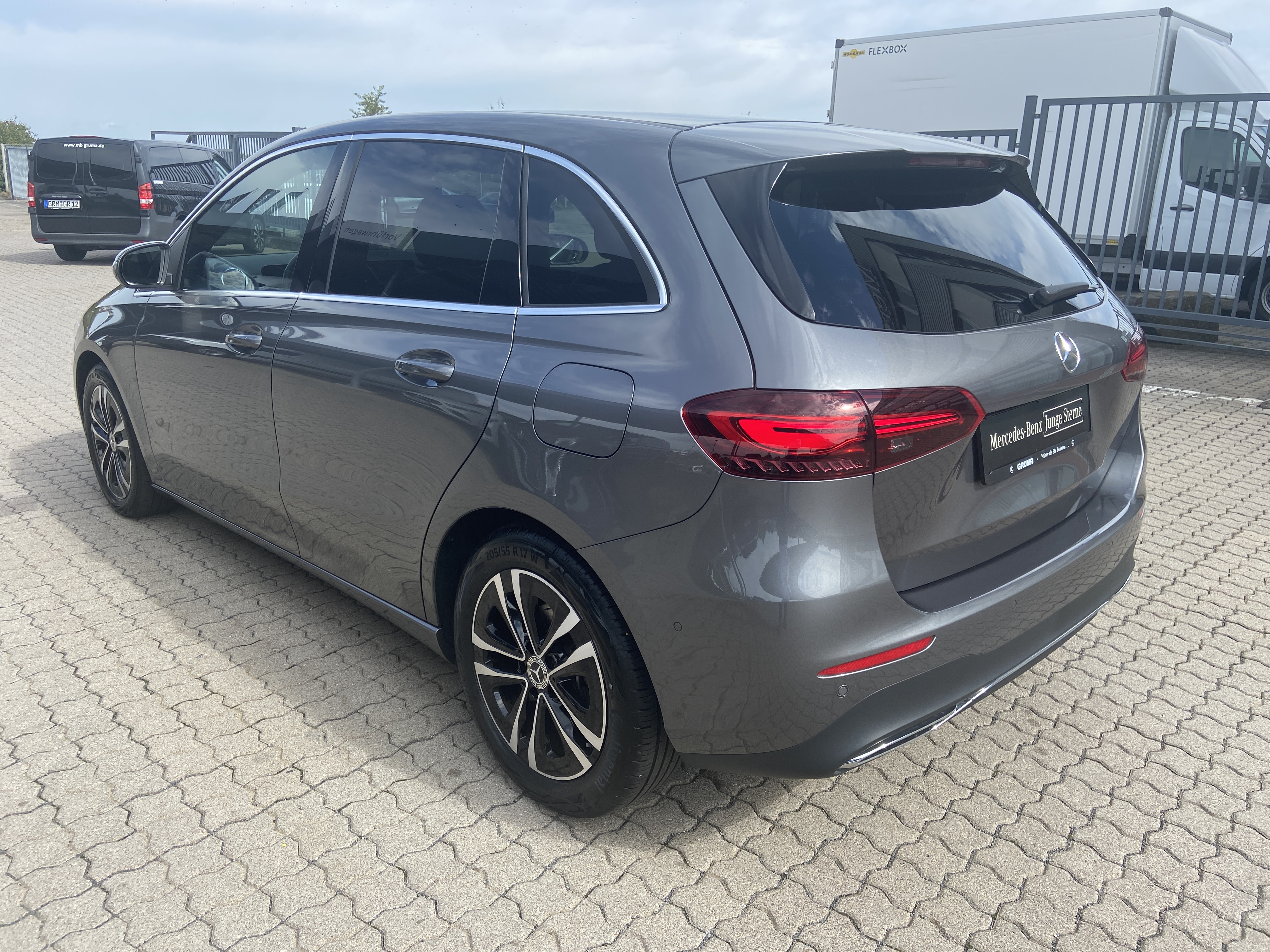 Mercedes-Benz B 180 