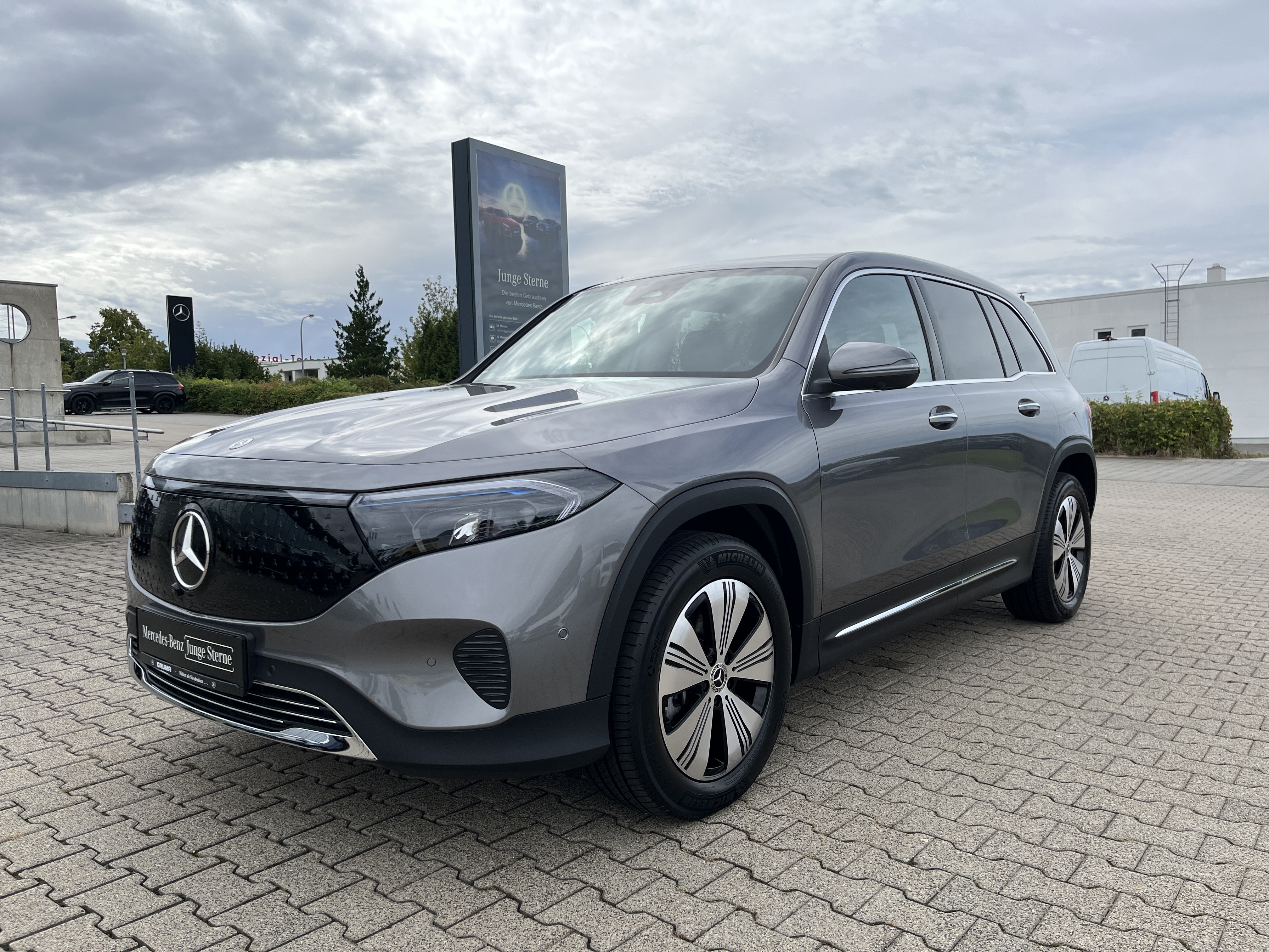 Mercedes-Benz EQB 250 +