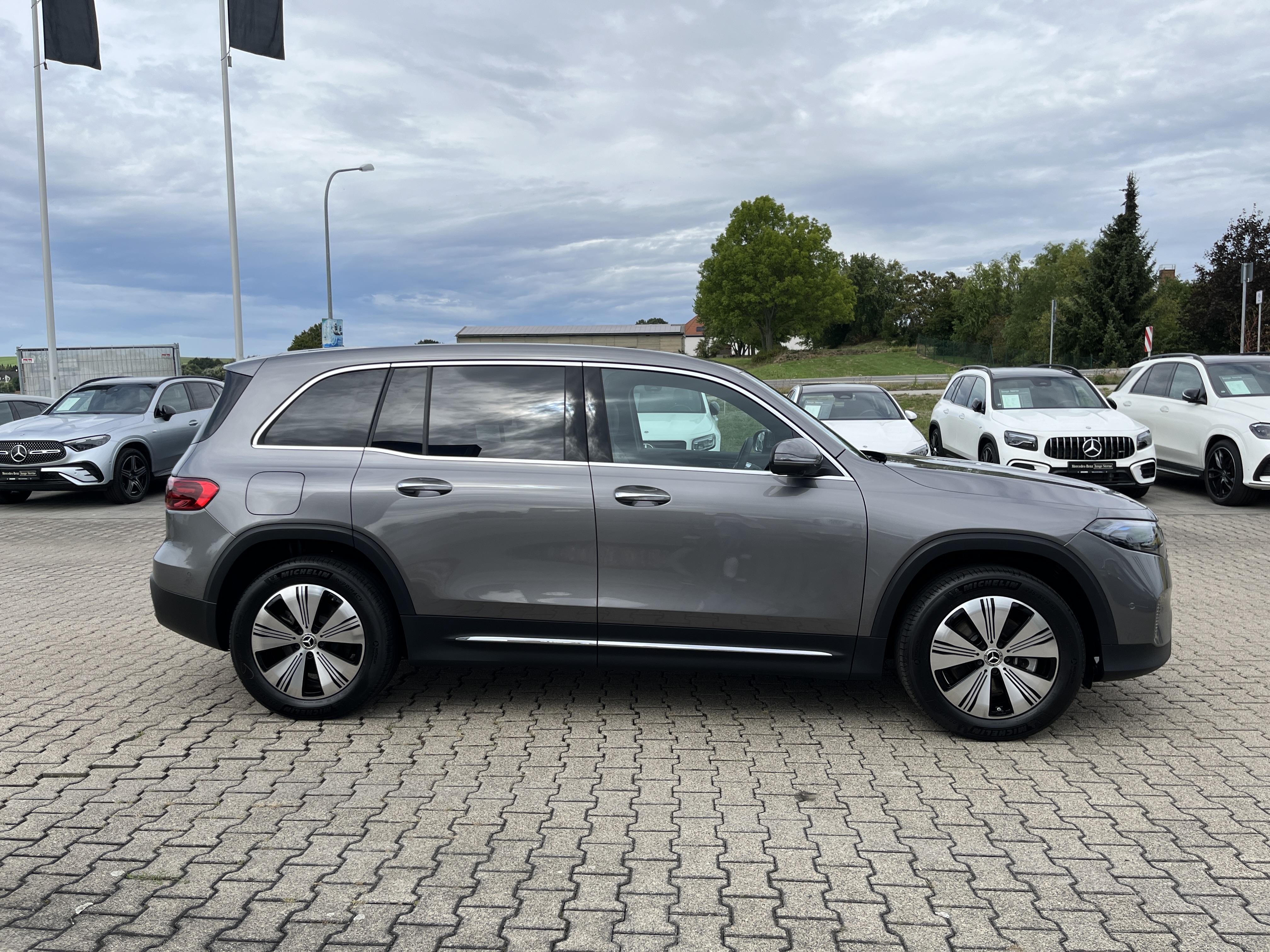 Mercedes-Benz EQB 250 +