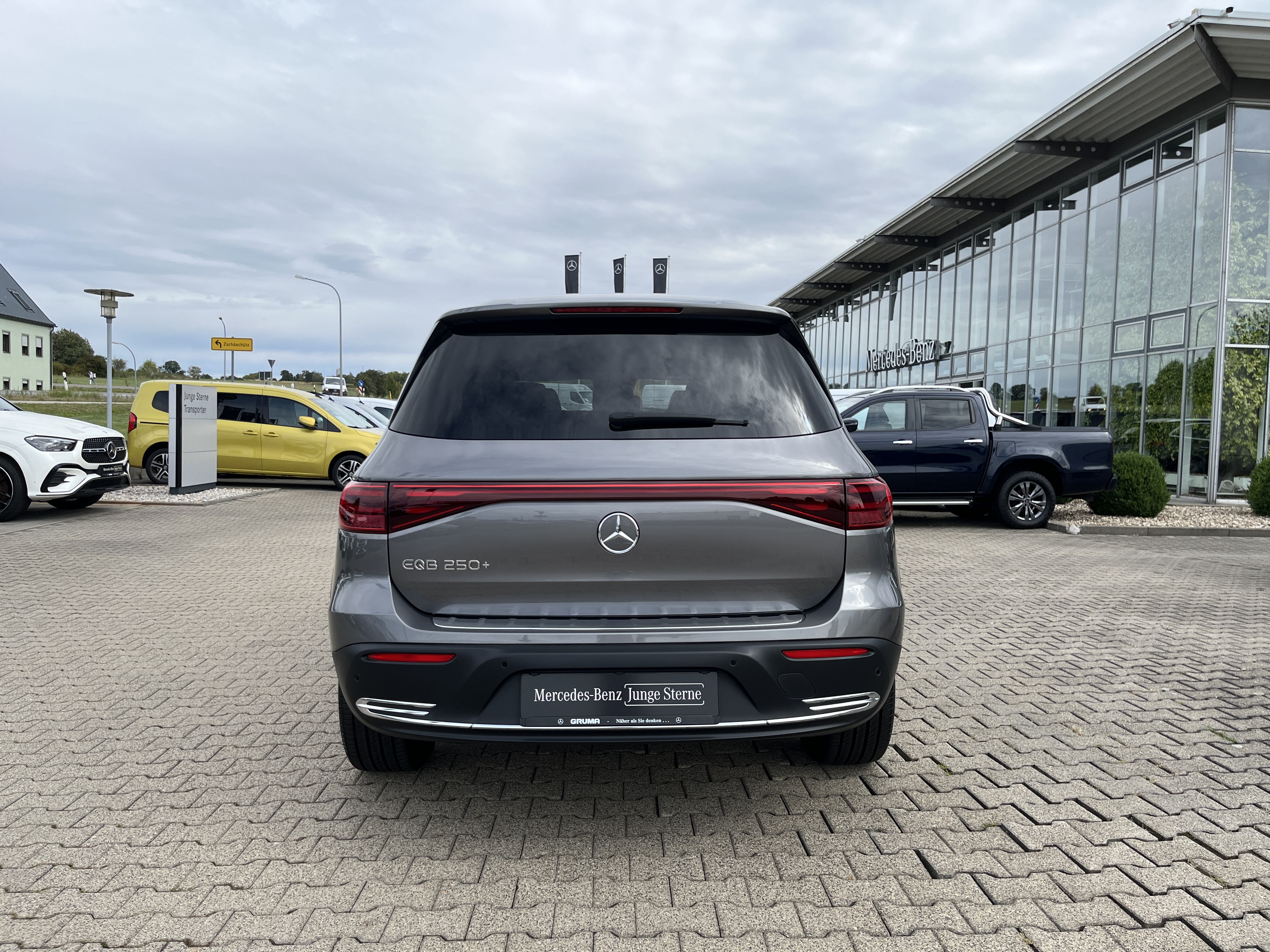 Mercedes-Benz EQB 250 +